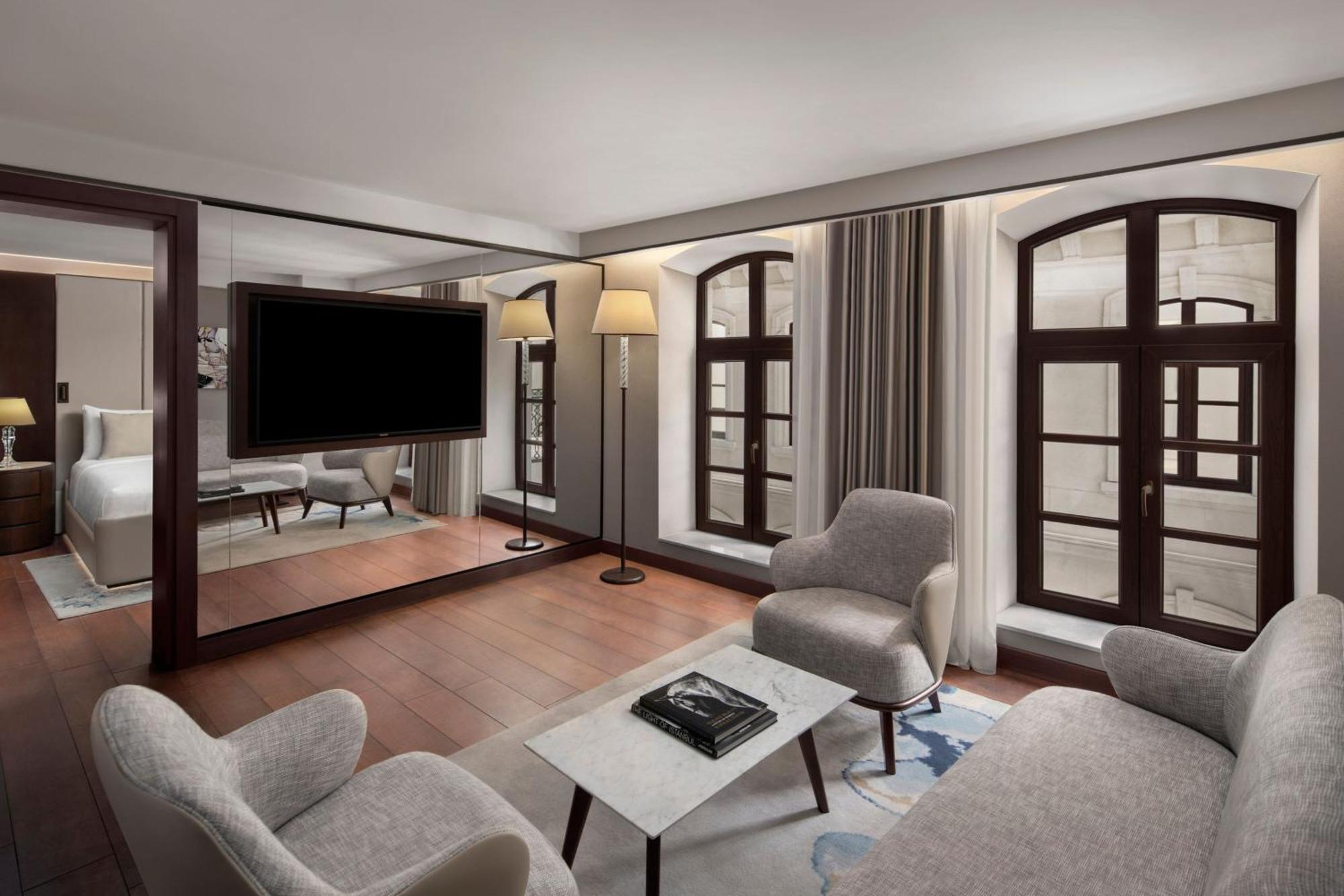 Loft Suite Atrium View,1553653186:JPEG