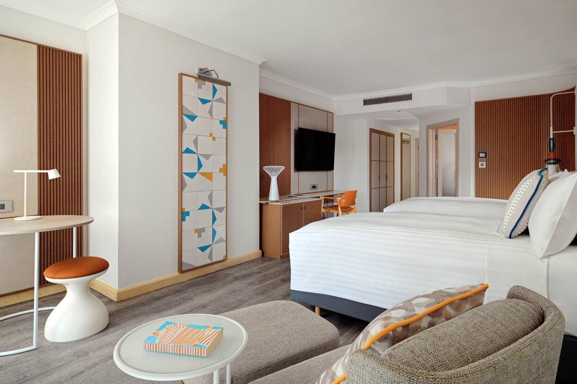 Deluxe Sea View Room 2 Queen Beds Balcony