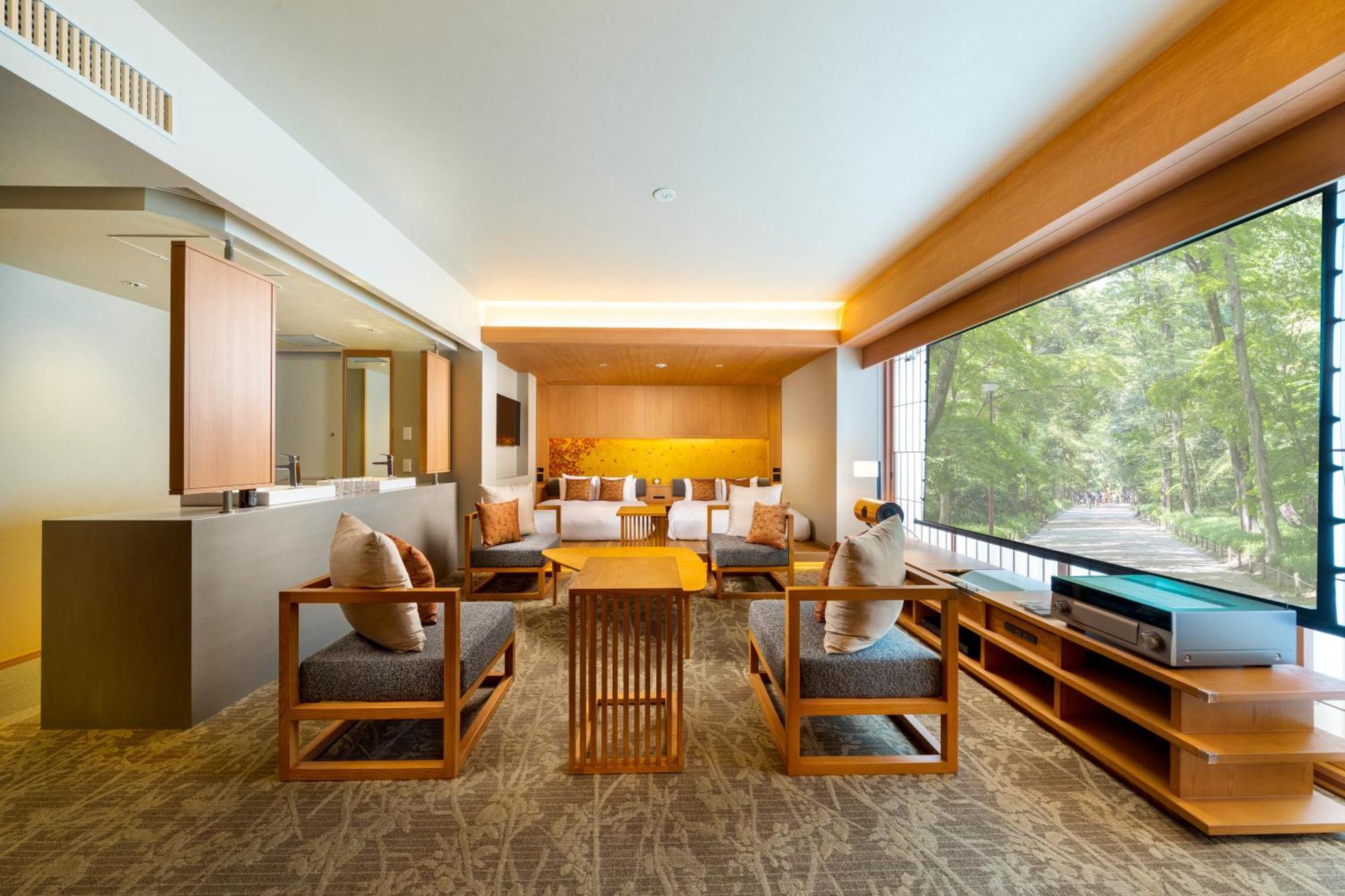 Theater Signature Suite