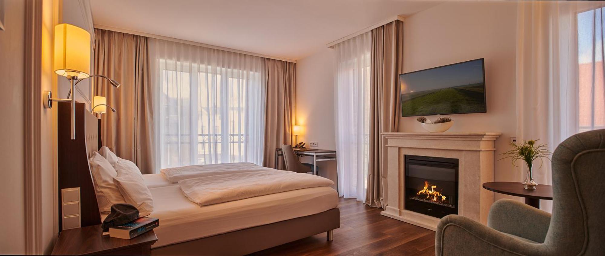 Classic Double Room,1554971113:JPEG