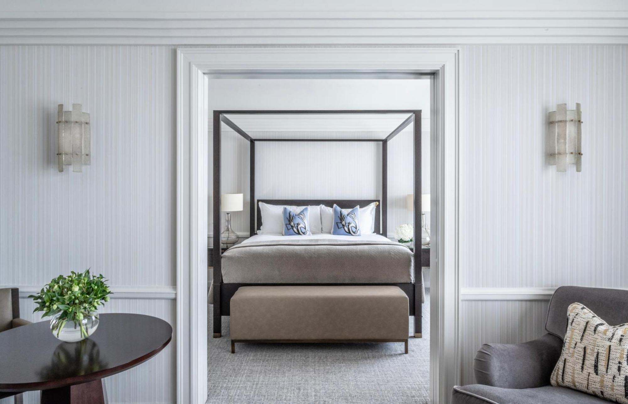 Signature Suite,1706449896:JPEG