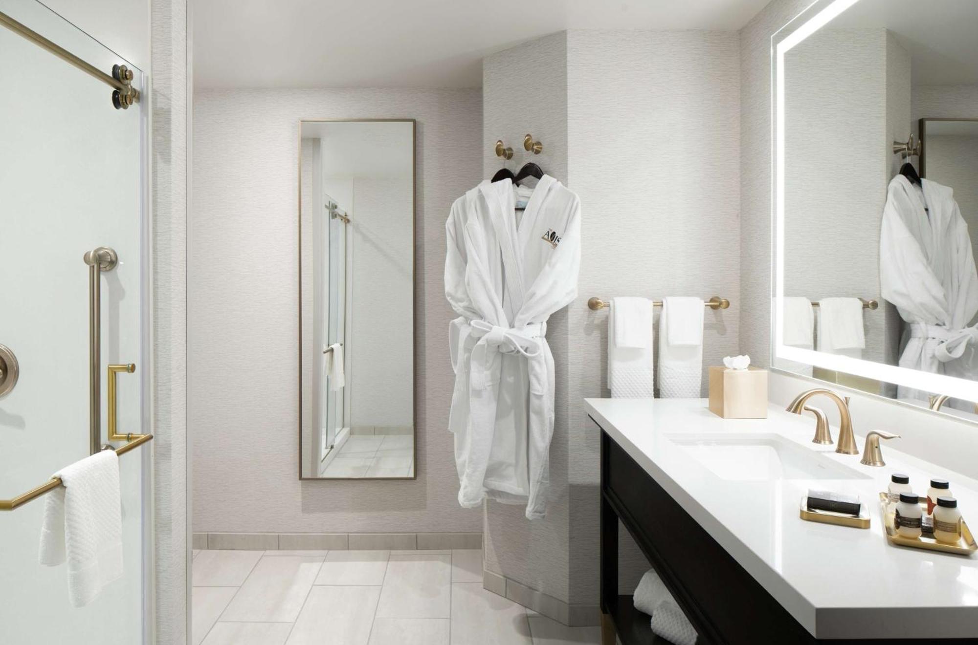 Corner King Room