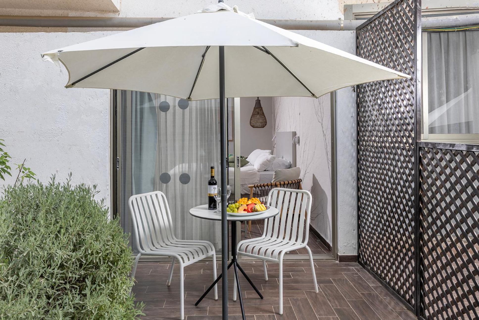 Garden Triple Room