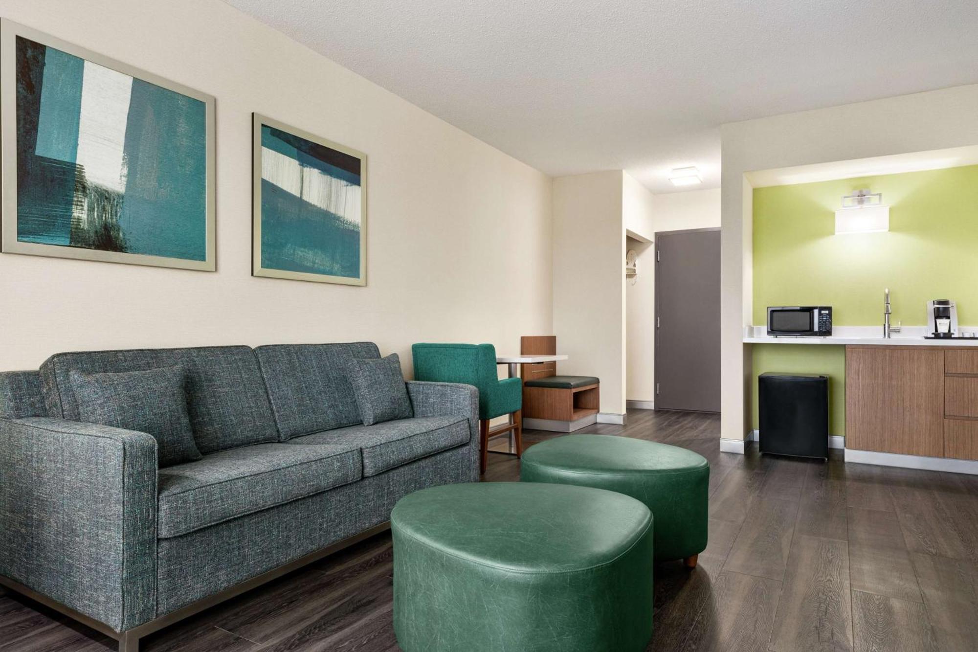 Junior King Suite with Sofa Bed