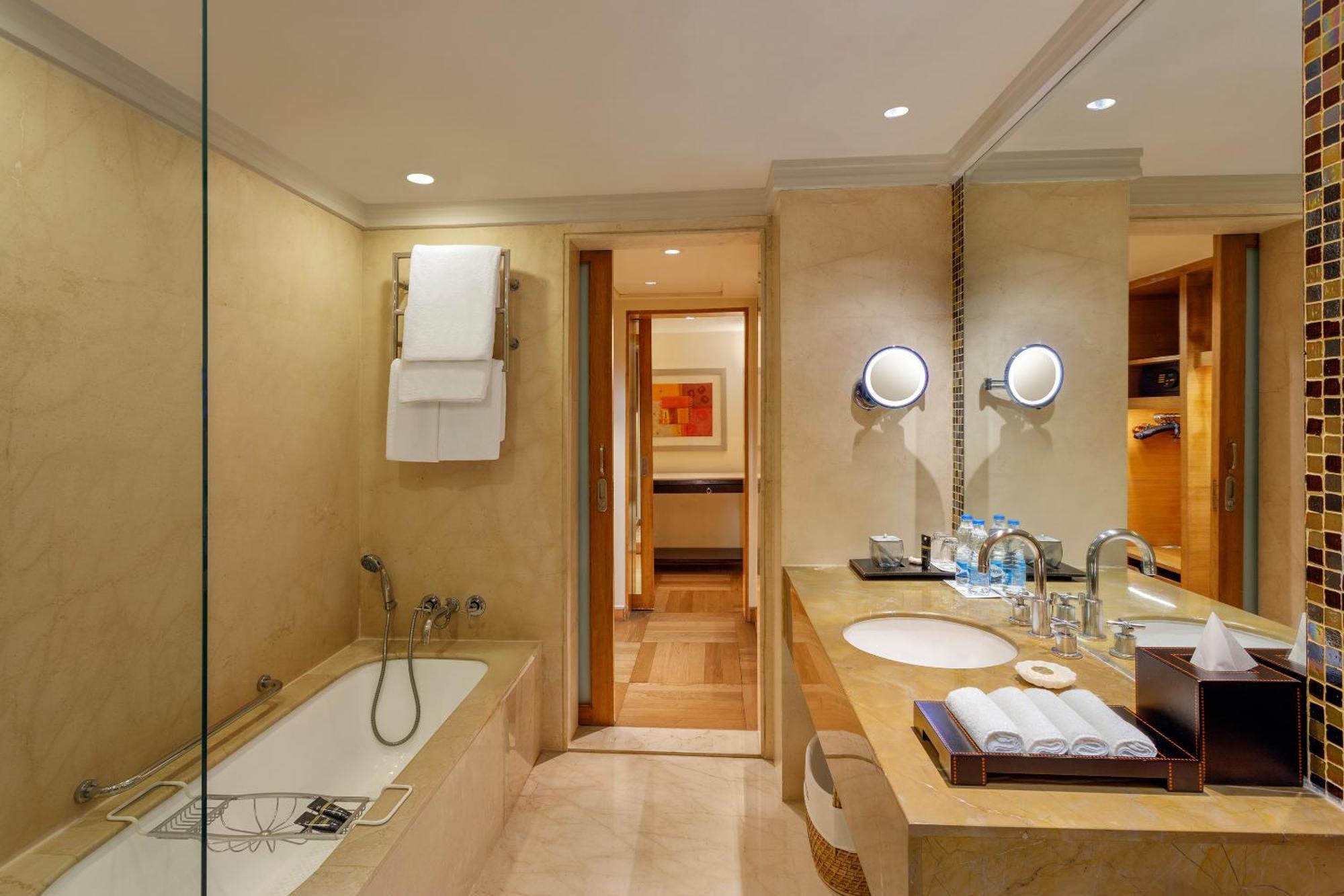 ITC One Executive level Larger Guest room complimentary lounge access 1 King,1614362832:JPEG