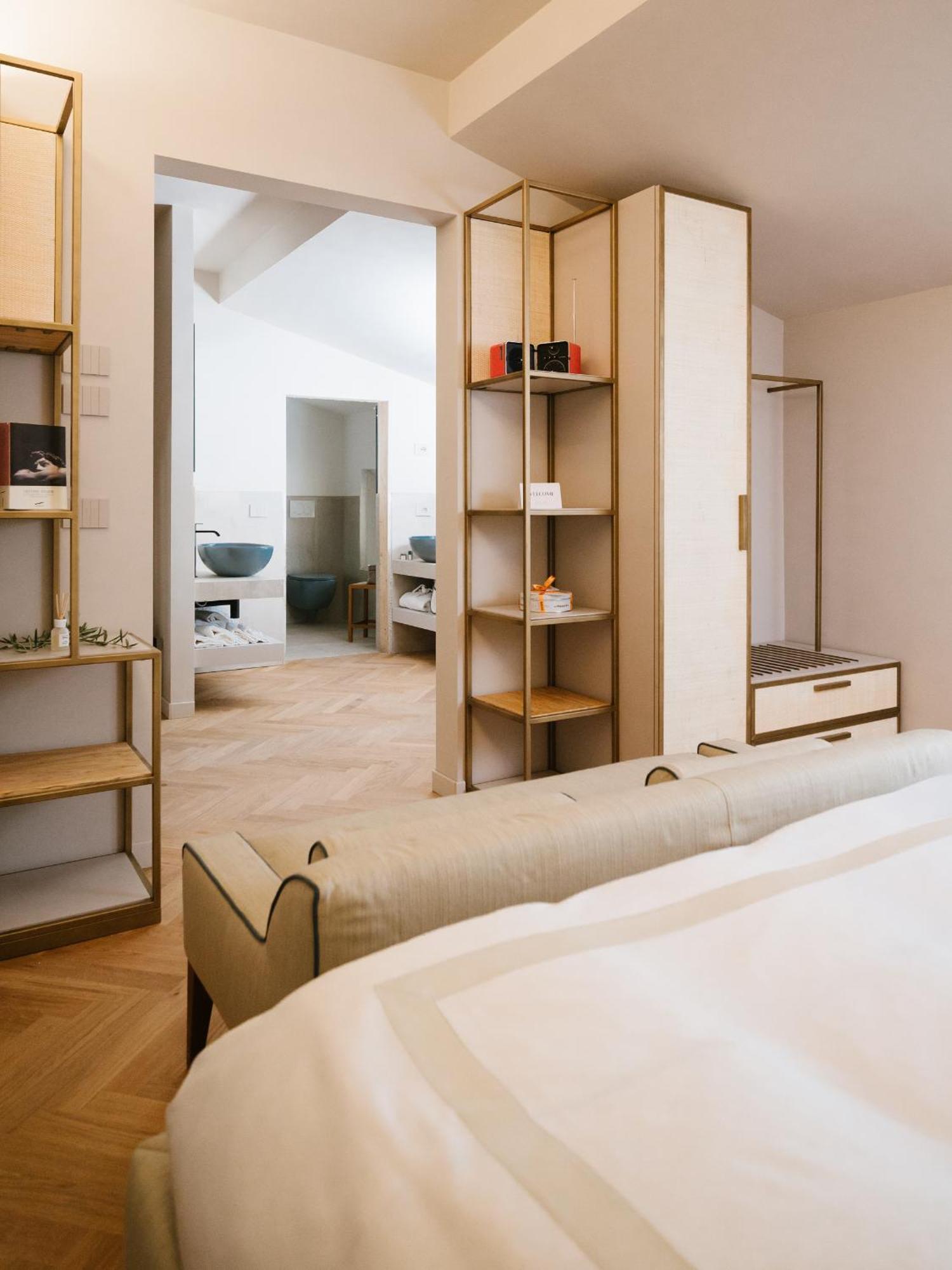 Signature Suite