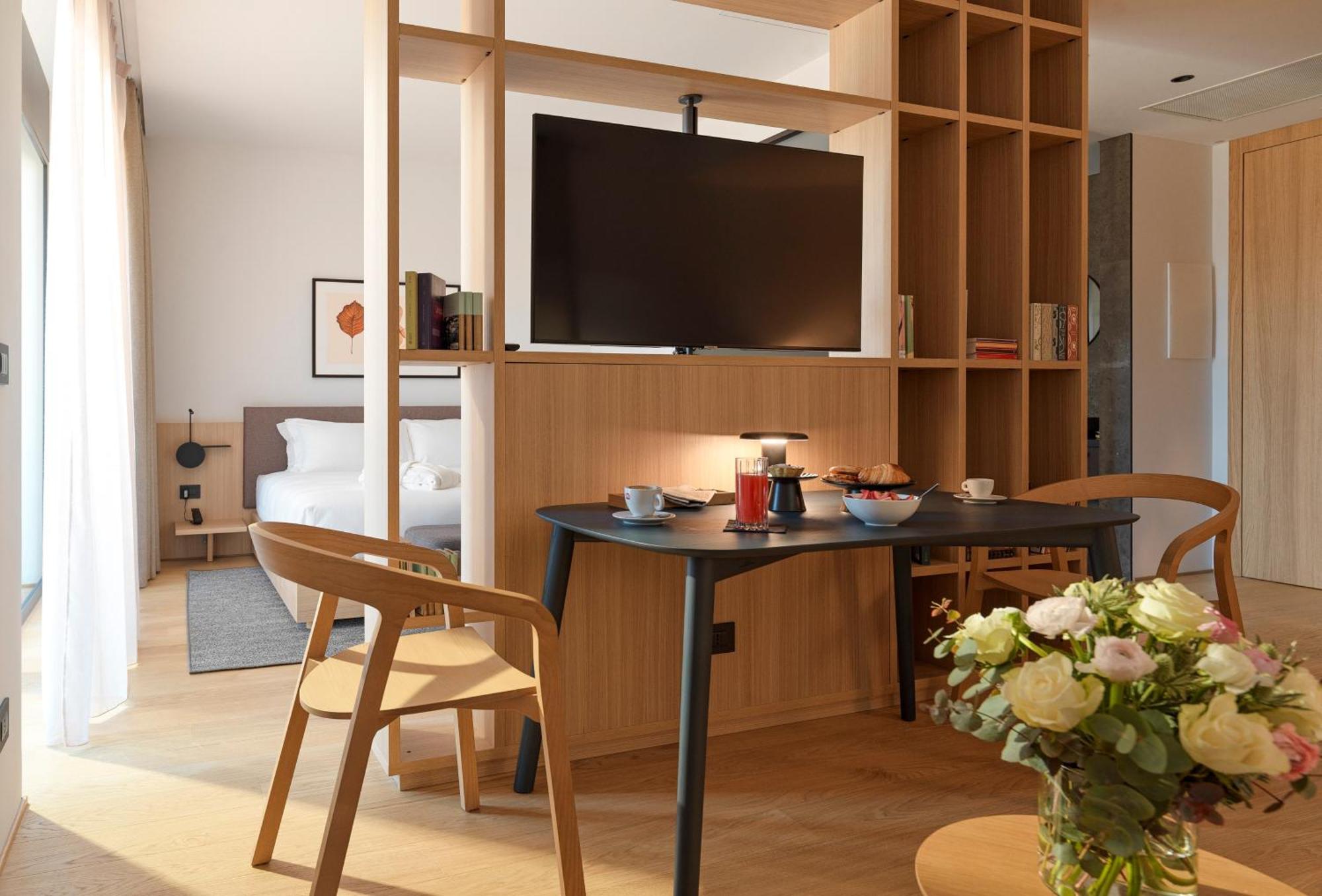 Junior Suite,1559102974:JPEG