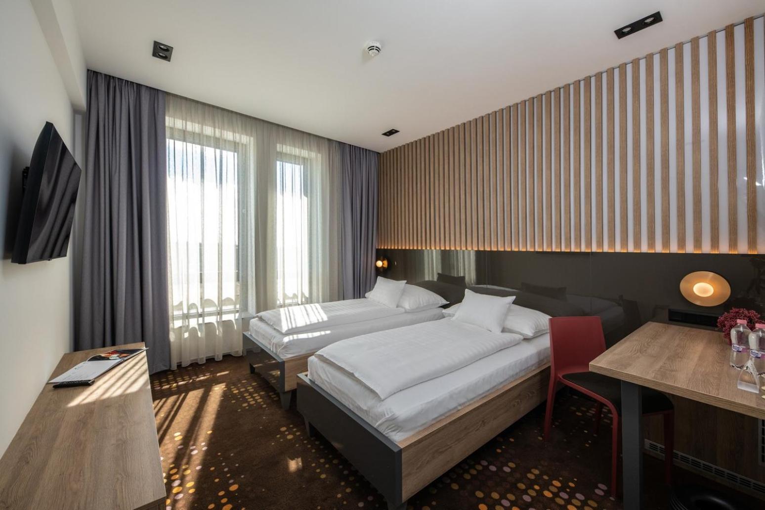 Standard Twin Room,1559114254:JPEG