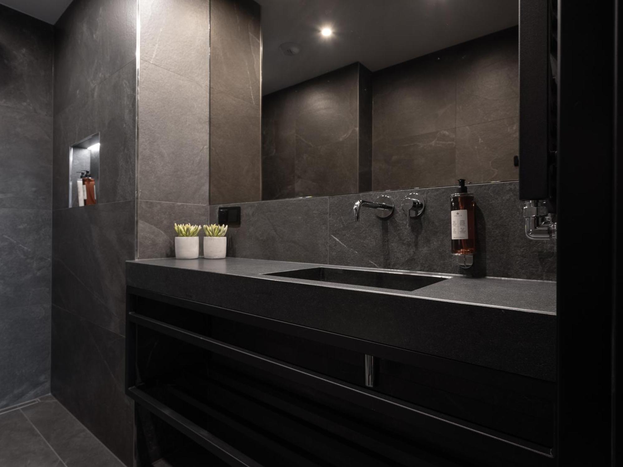 Apartment Suite