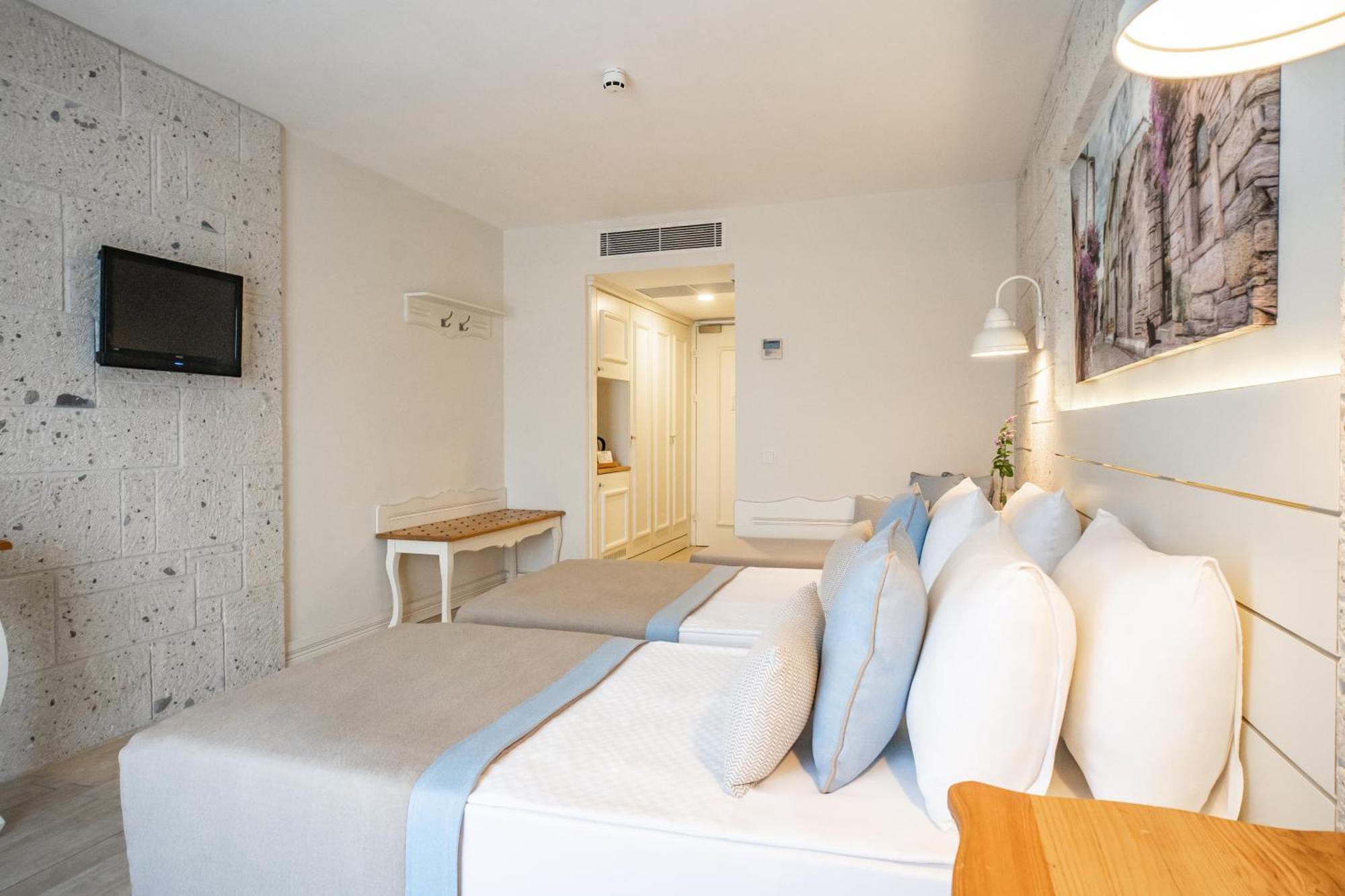Triple Room Balcony
