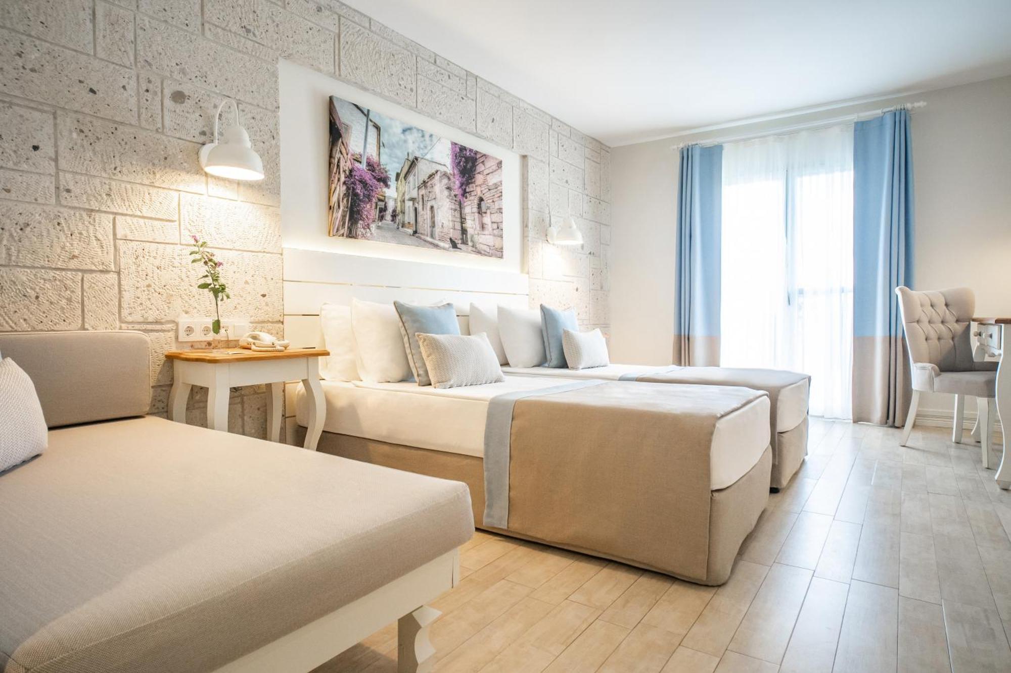 Triple Room Balcony