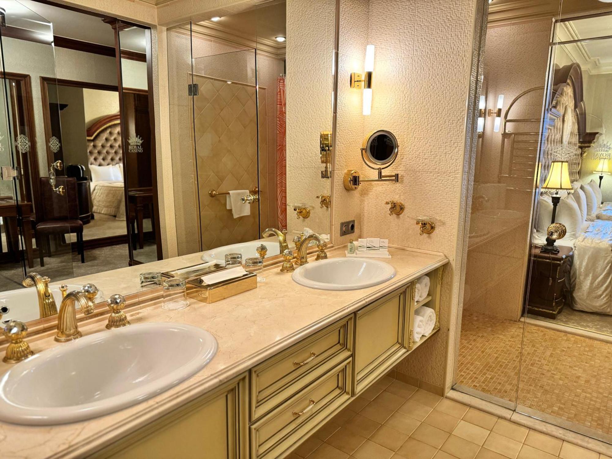 Premium Twin Suite