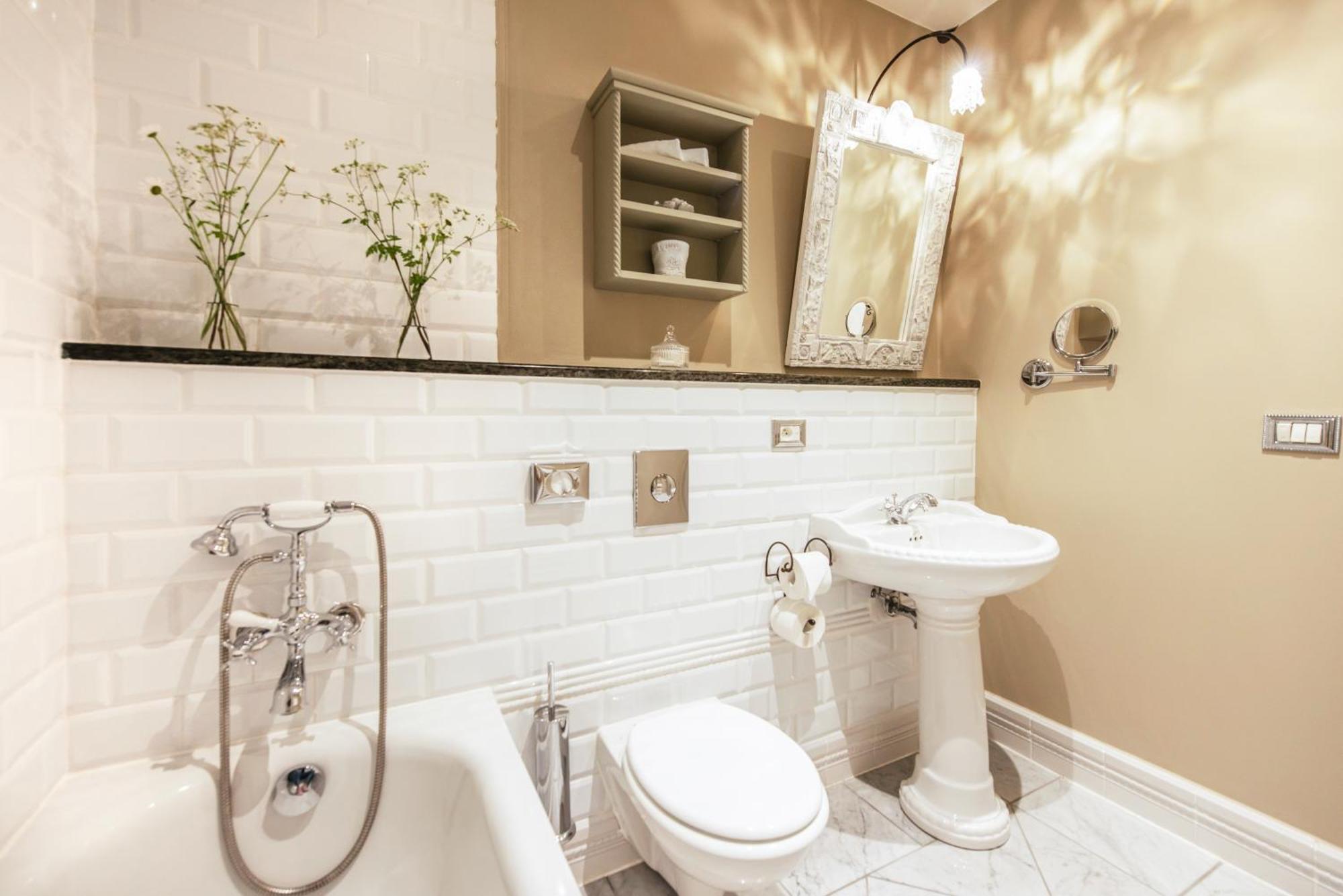 Luxury Suite,1566934421:JPEG