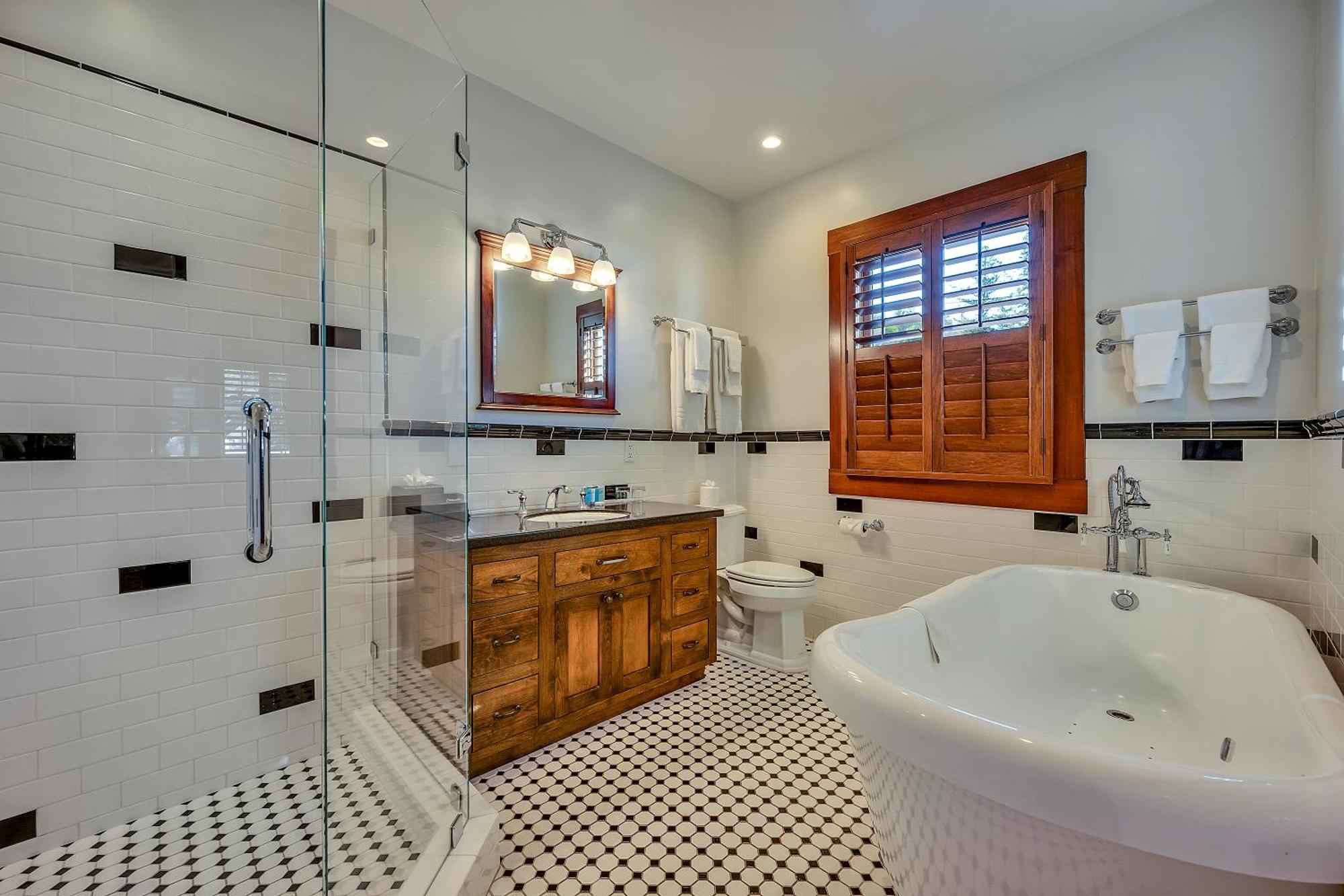 King Suite with Spa Bath