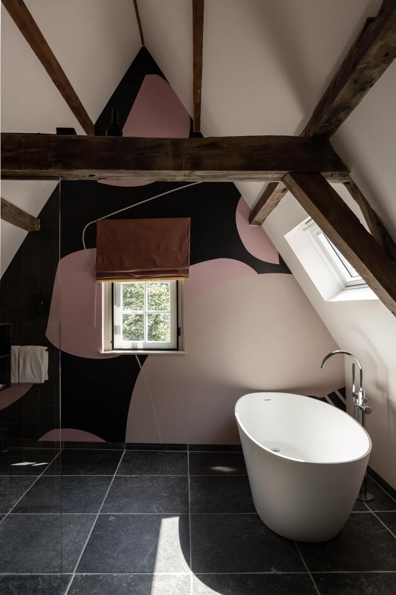 Deluxe Double Room Bath,1567337864:JPEG