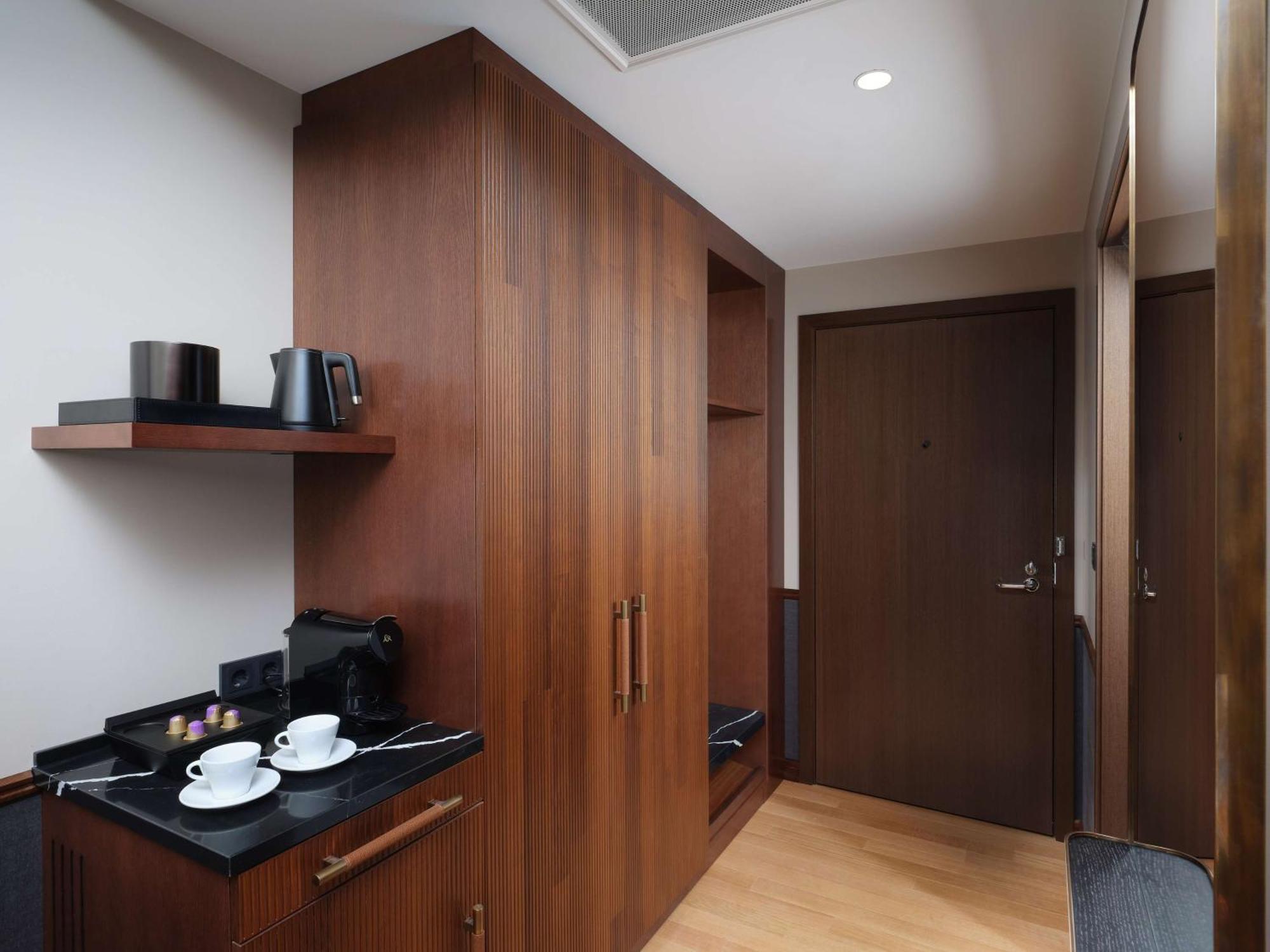 Classic King Room