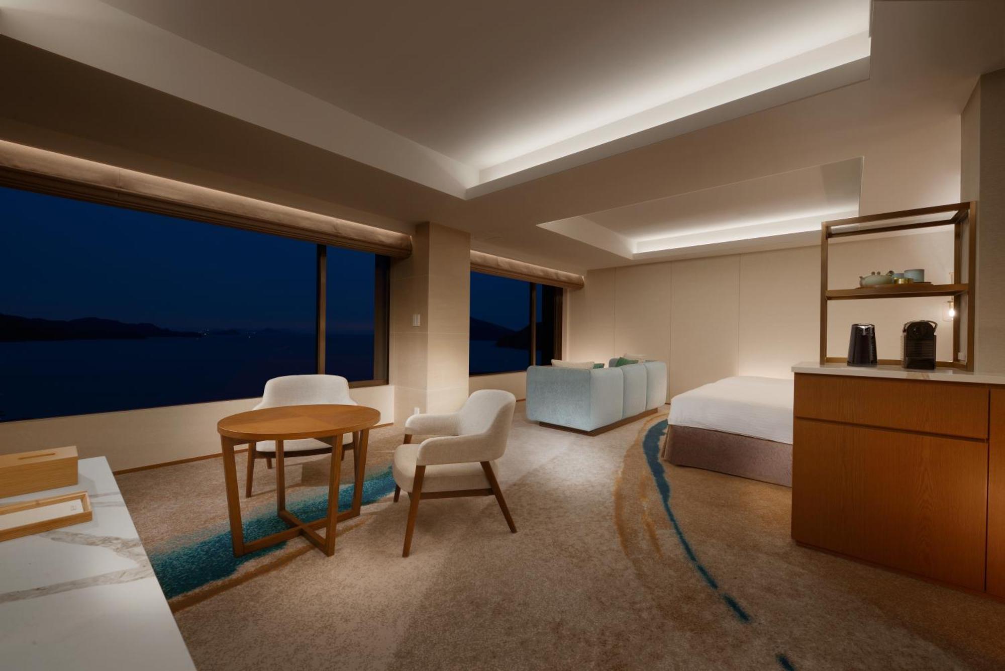 Suite Ocean View Club Lounge Access