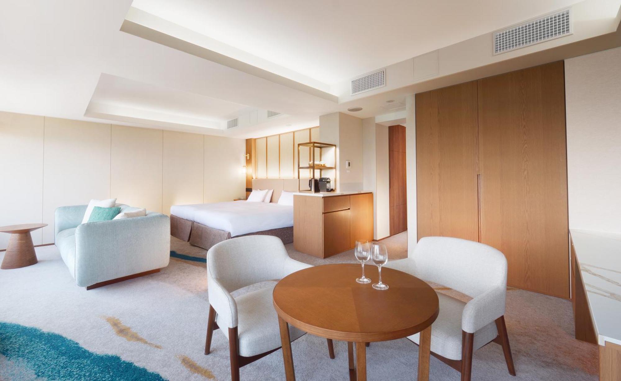 Suite Ocean View Club Lounge Access