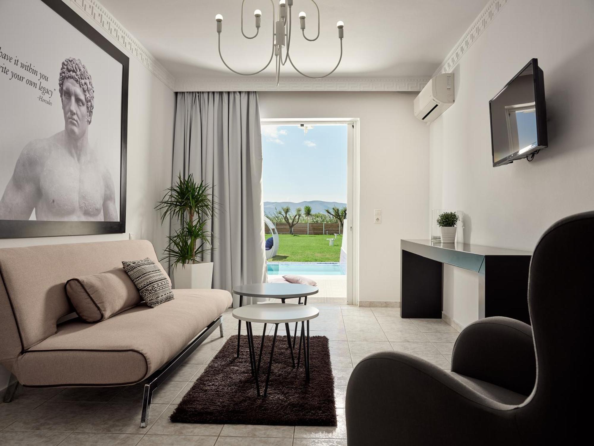 Master Suite Private Pool