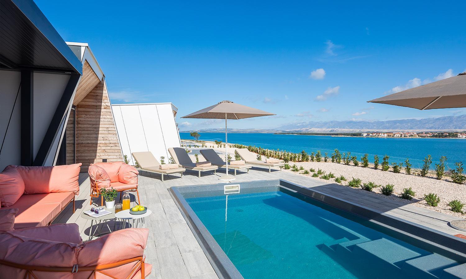Luxury Mare Glamping Villa Pool,1581528701:JPEG