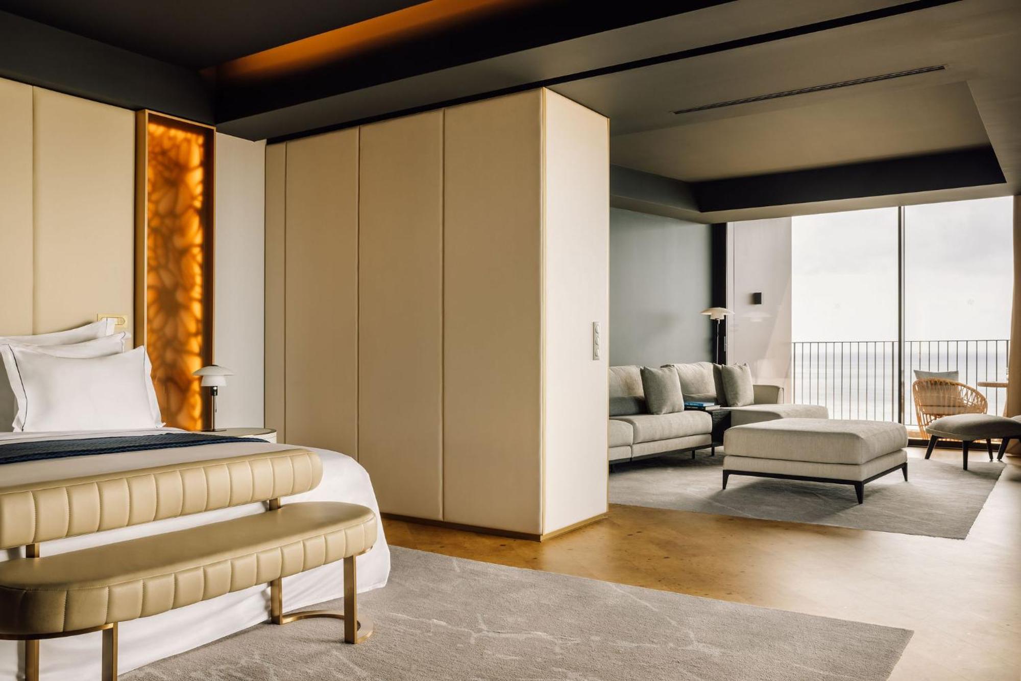 Corner Suite