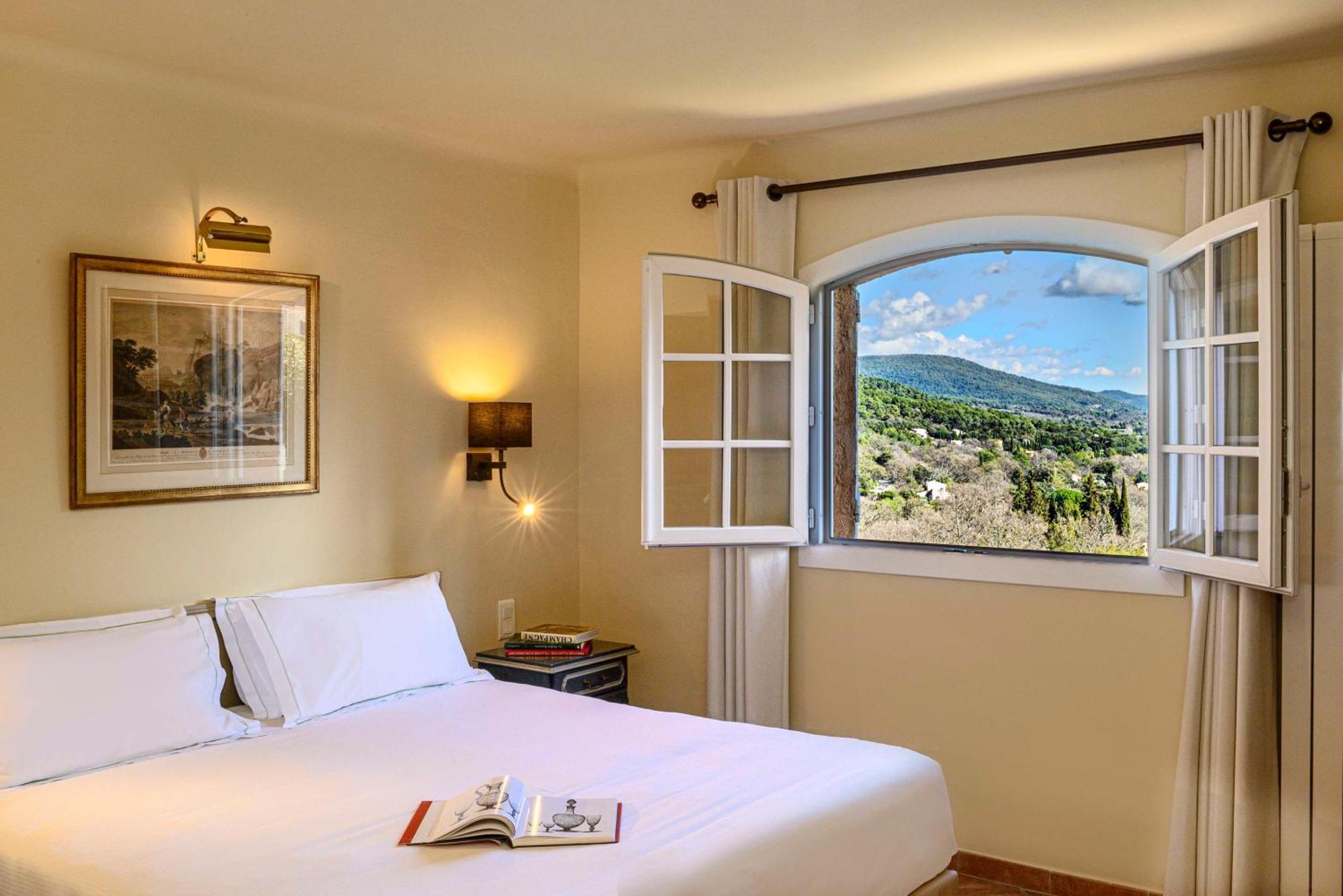 Junior King Suite Sofa Bed Valley View Non-Smoking or Spa Access,1732291359:JPEG