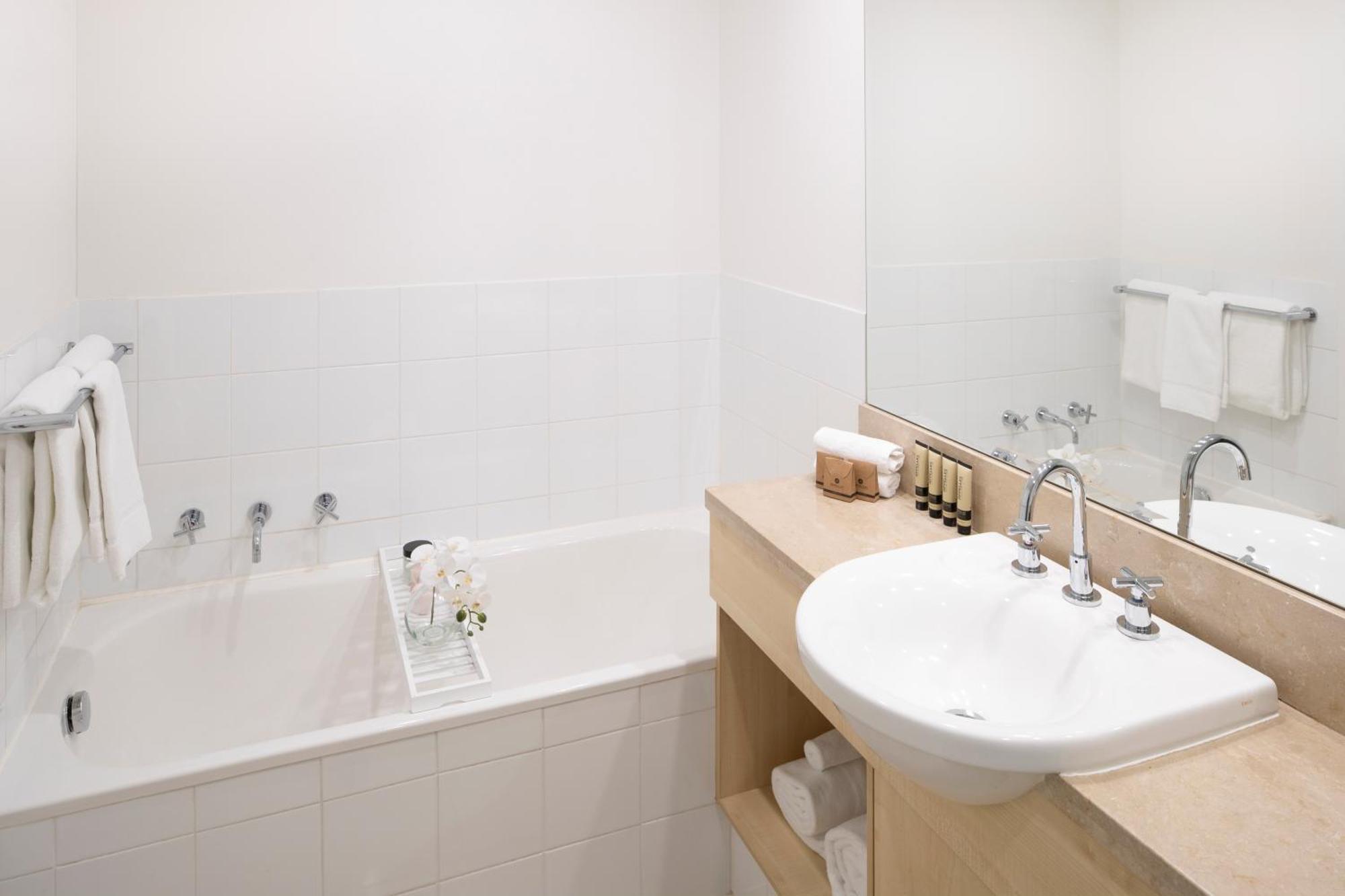 Superior Room with Bath Tub and Balcony