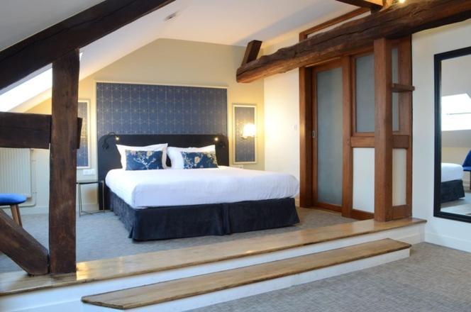 Attic Family Room,1589553818:JPEG