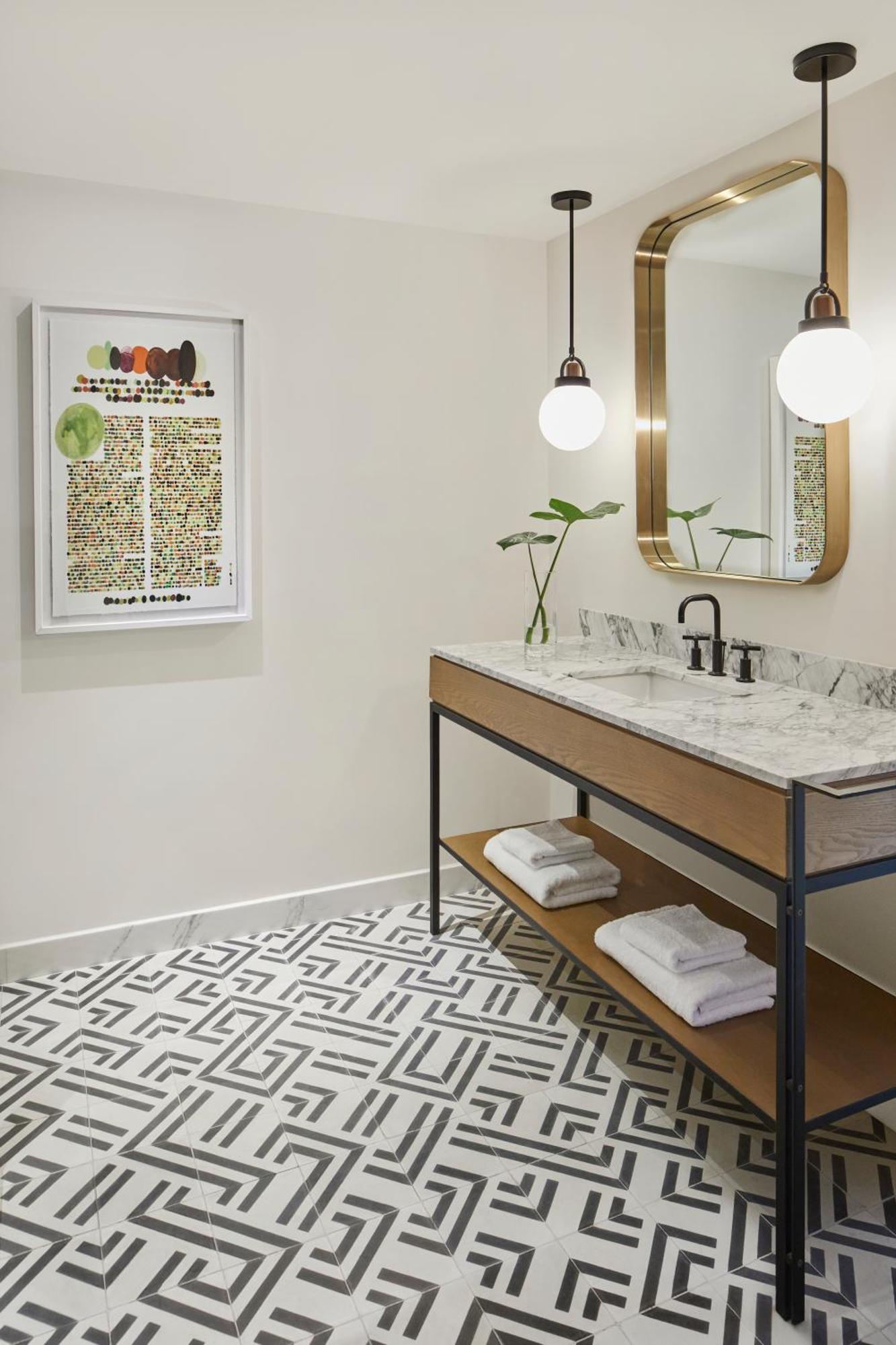 Premium King Room with Roll In Shower - Mobility Accessible