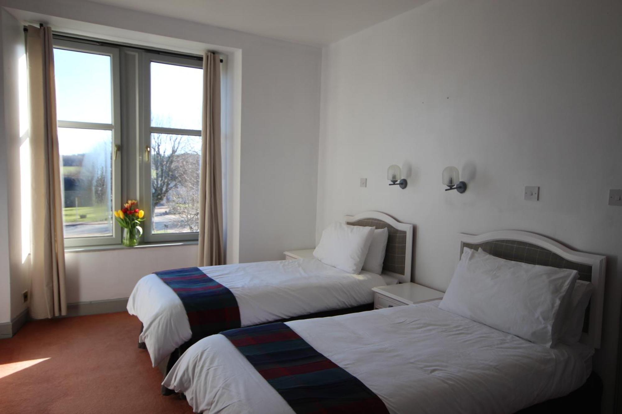 Twin Room with Shower