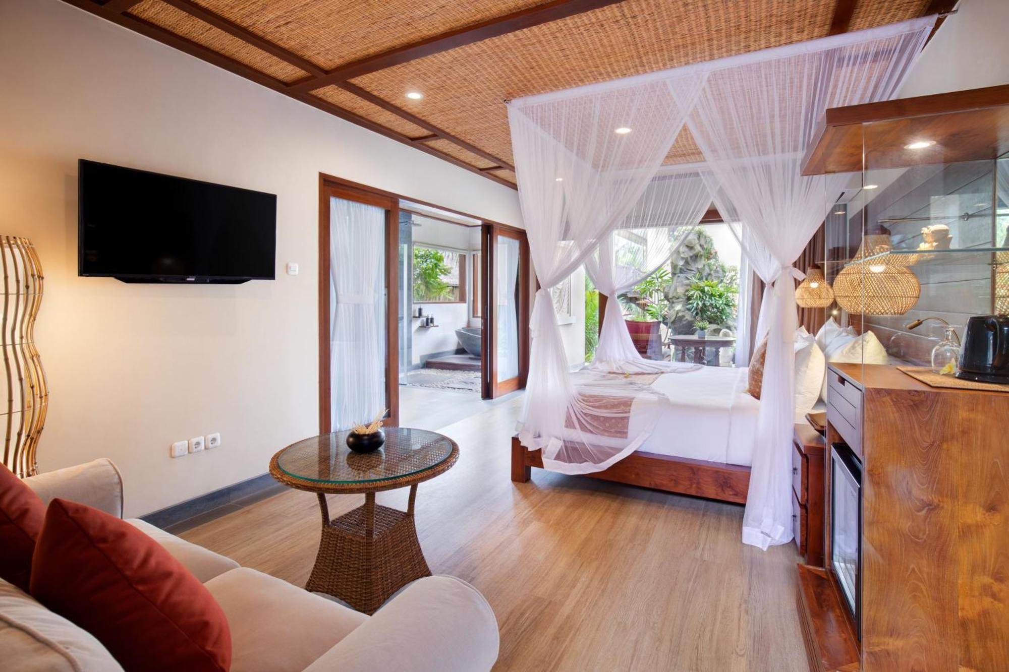 Suite Twin Beds Daily Activities