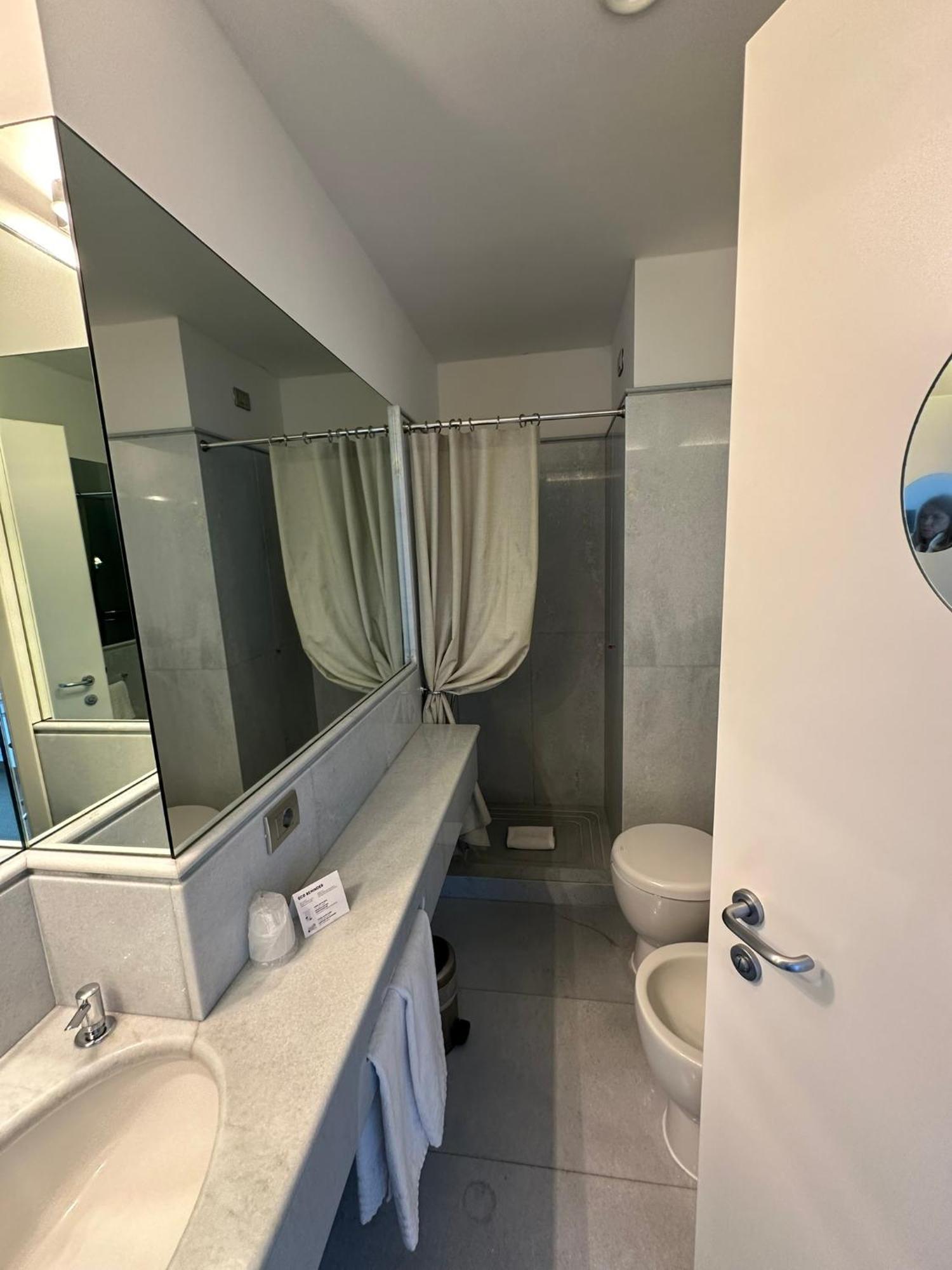 Double Room Poster Bed