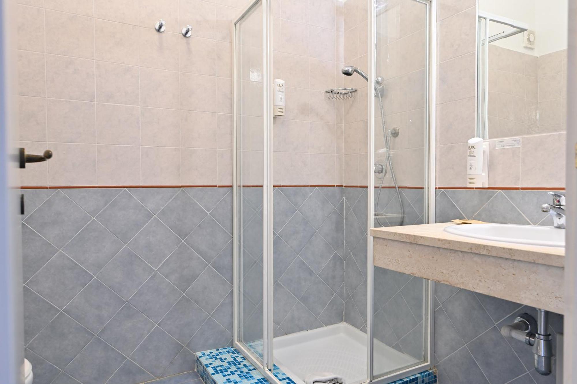 Classic Double or Twin Room,1585467637:JPEG