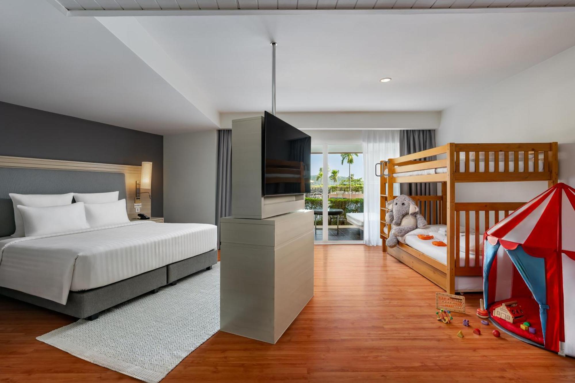 Junior Suite Family King Bed Bunk Bed,1771744900:JPEG