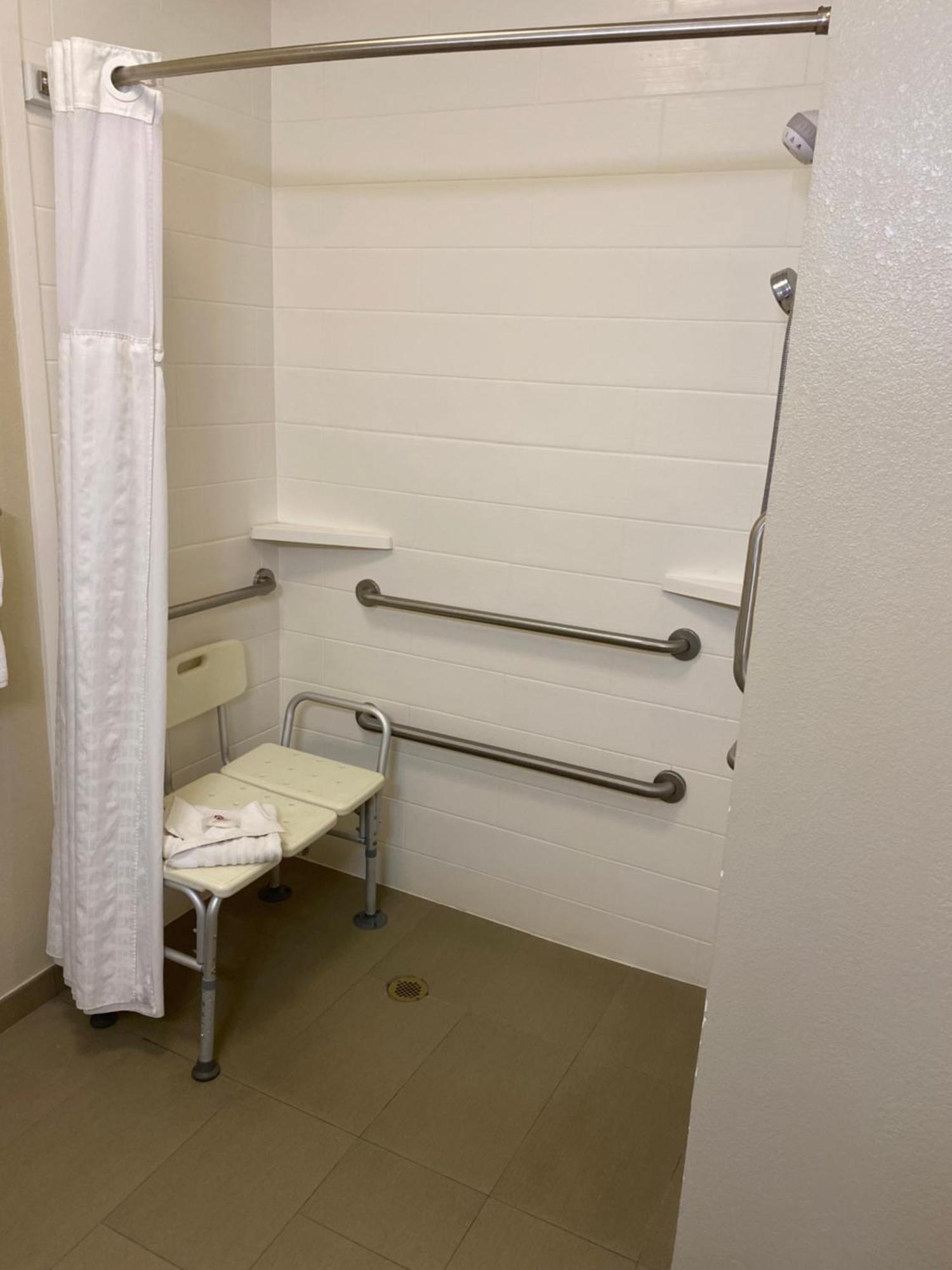 King Room - Accessible/Non-Smoking