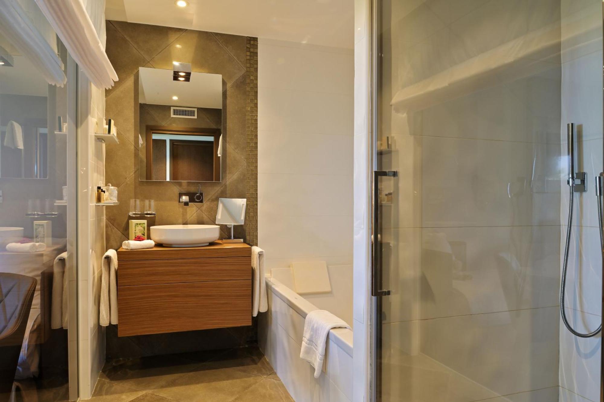 Junior Suite with Sea View and Terrace