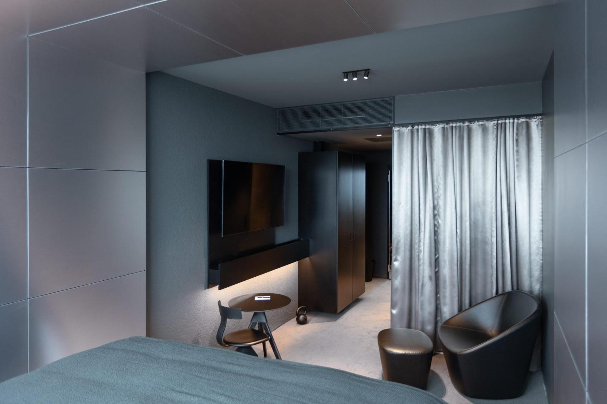 Zonar Sanctum Room
