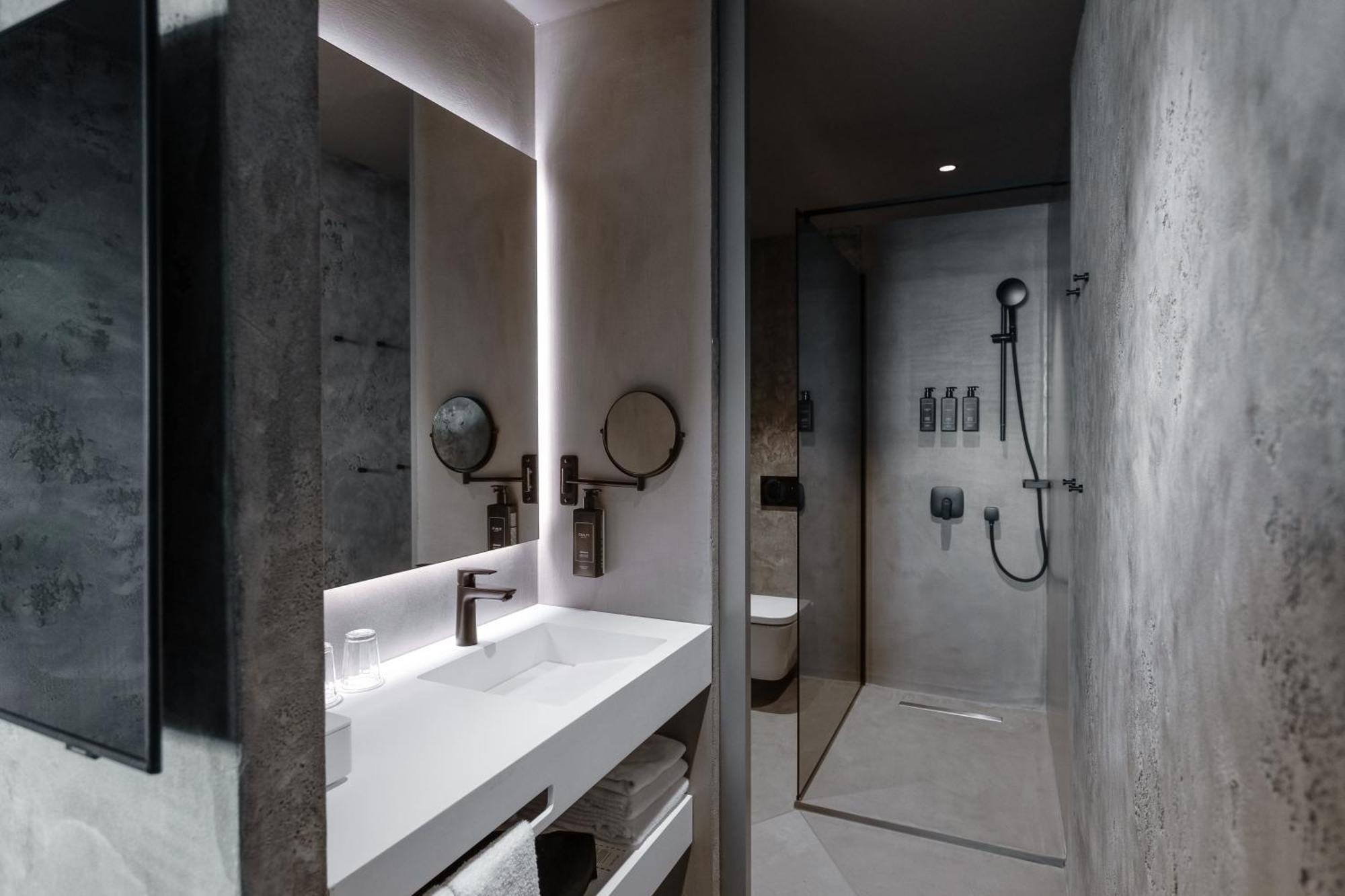 Zonar Sanctum Room