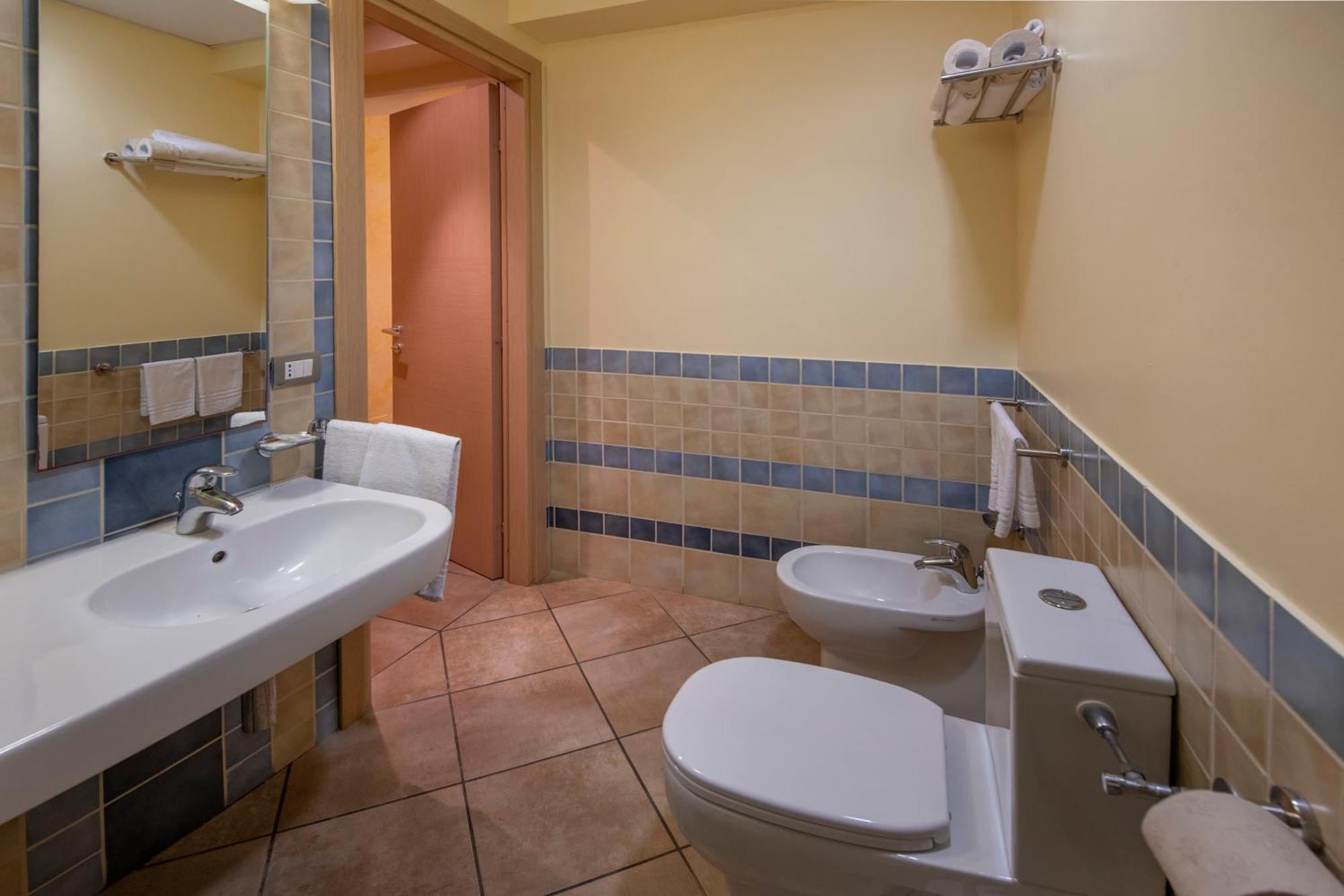 Superior Quadruple Room,1636005625:JPEG