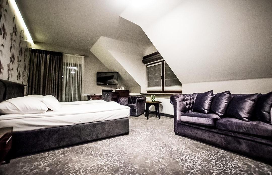 Large Double or Twin Room