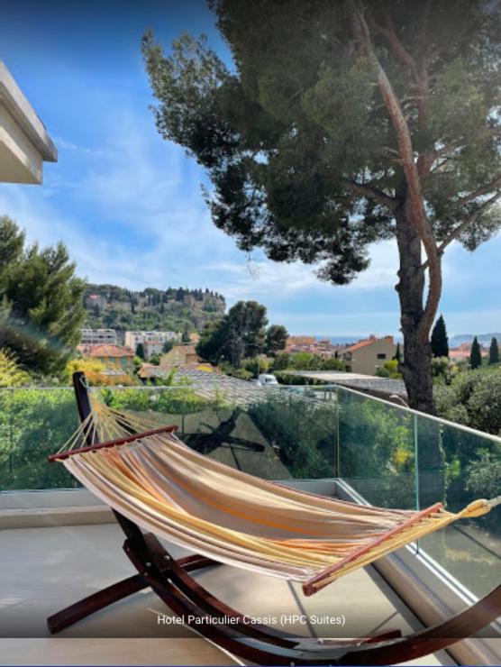 One-Bedroom Apartment with Sea View