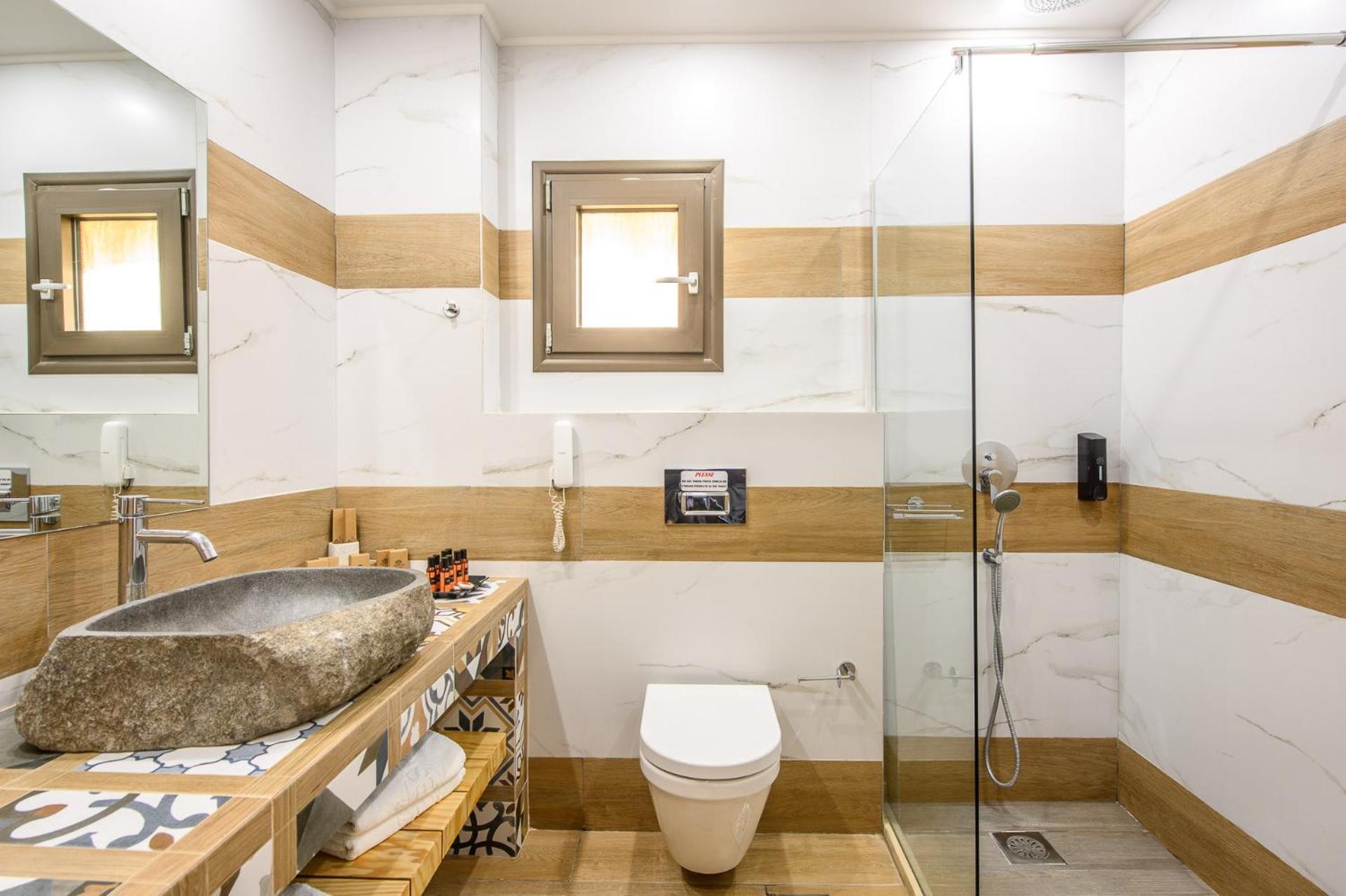 Luxury Two Bedroom Suite Sea View Outdoor Jacuzzi,1589106037:JPEG