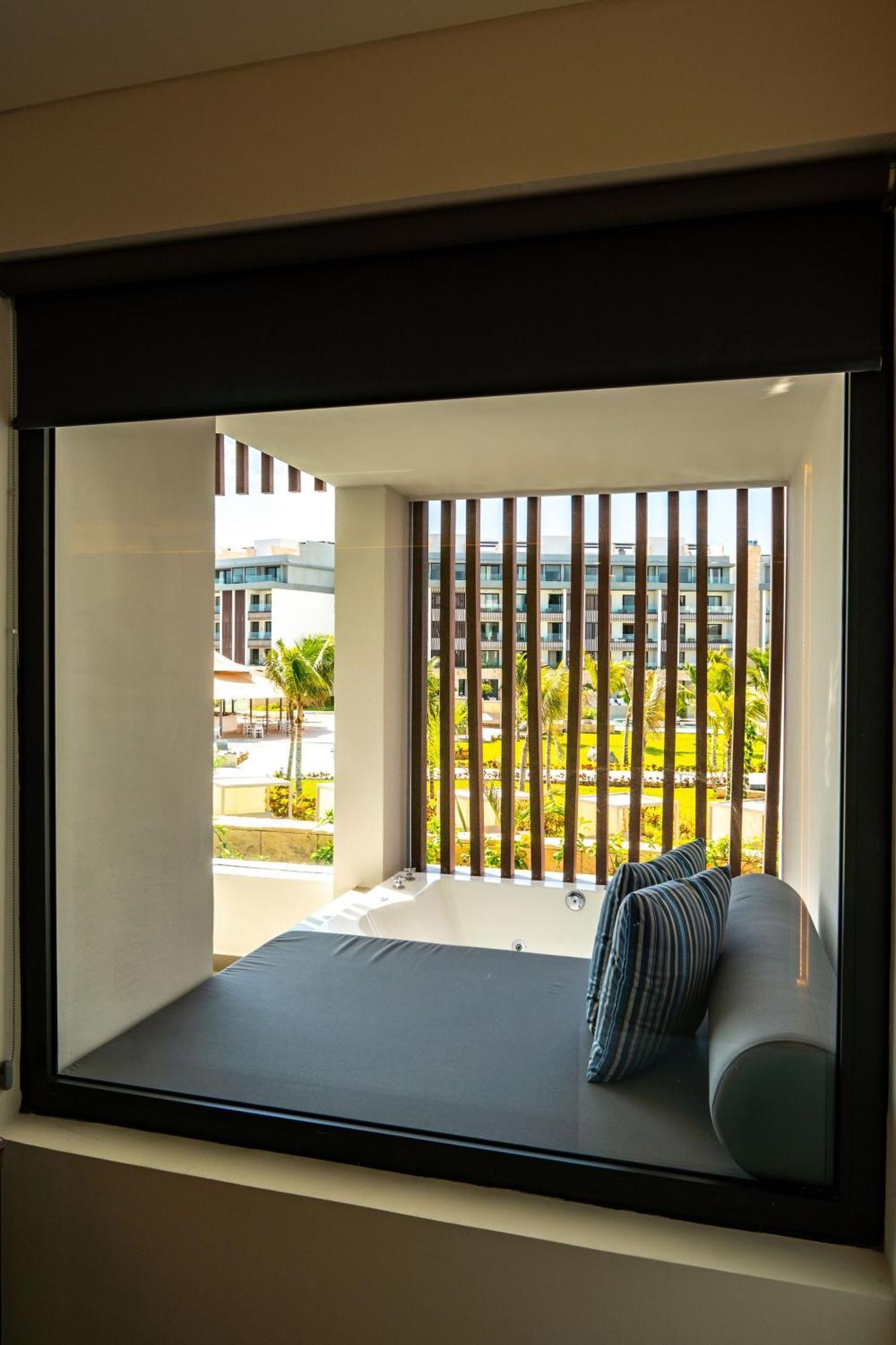 Jr Suite Outdoor Jacuzzi WiFi