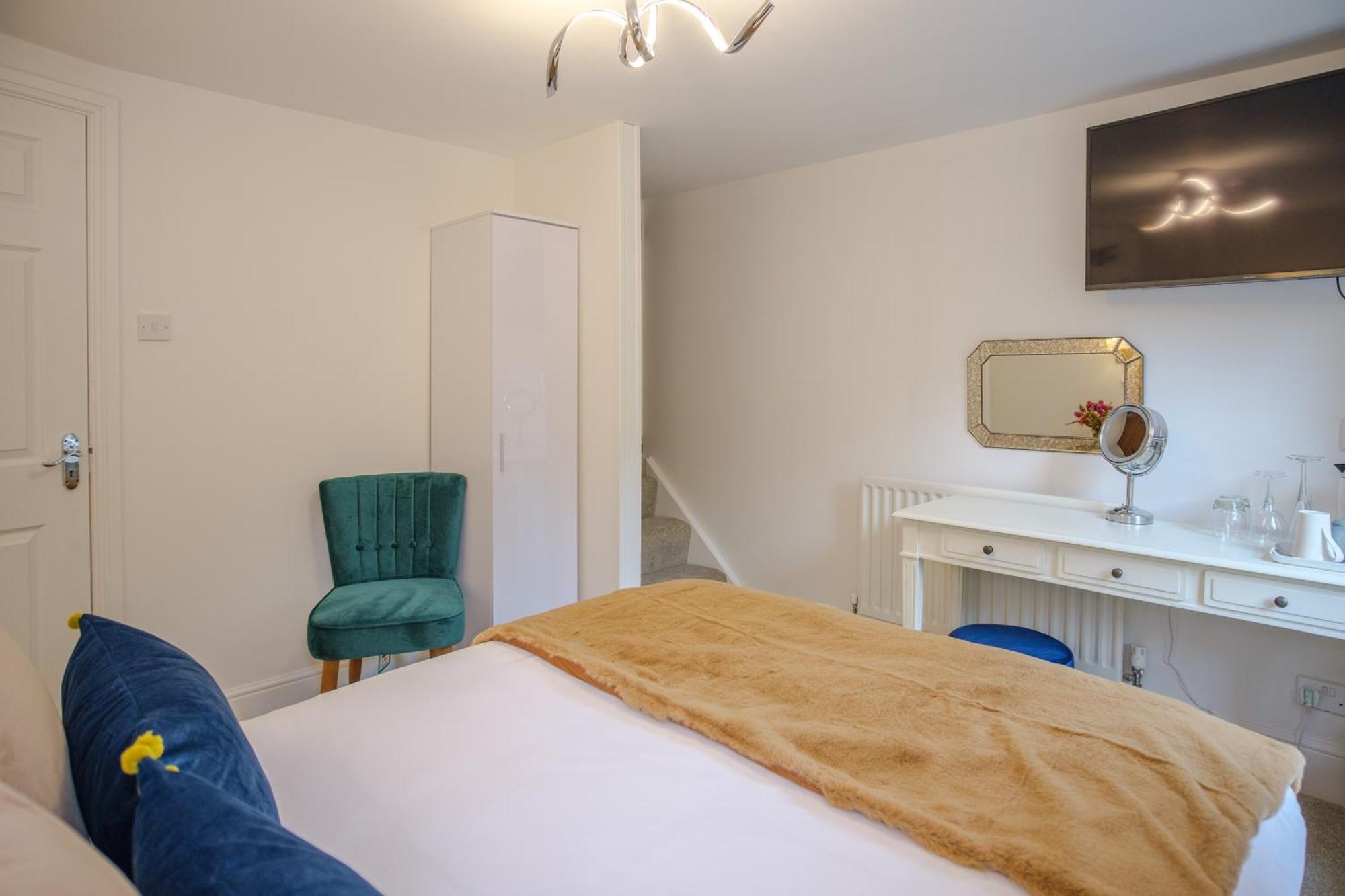 Double Room Private Bathroom