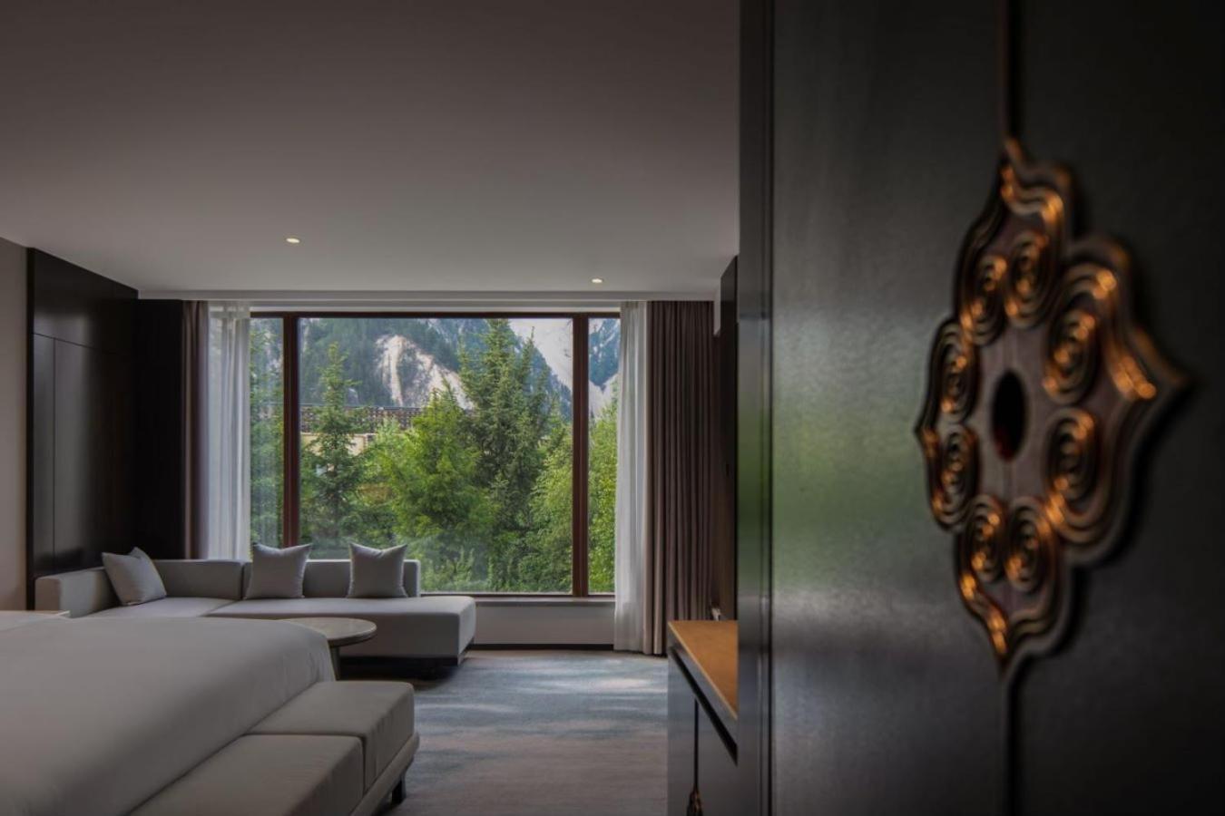 Premium King Room with Balcony and Mountain View