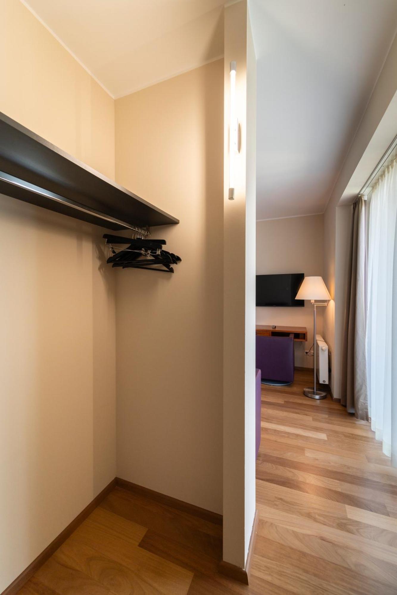 One-Bedroom Apartment with Balcony
