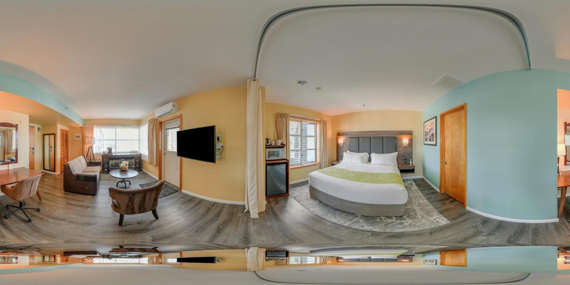 King Suite with Marina View