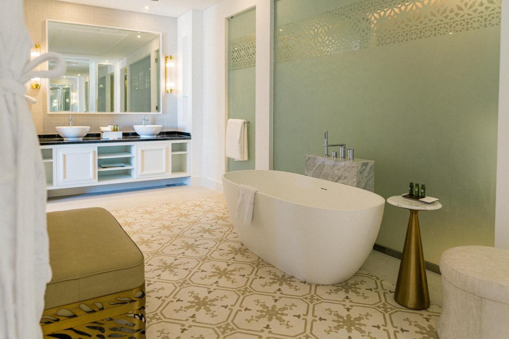 Royal Mansion One Bedroom Suite with Private Infinity Pool