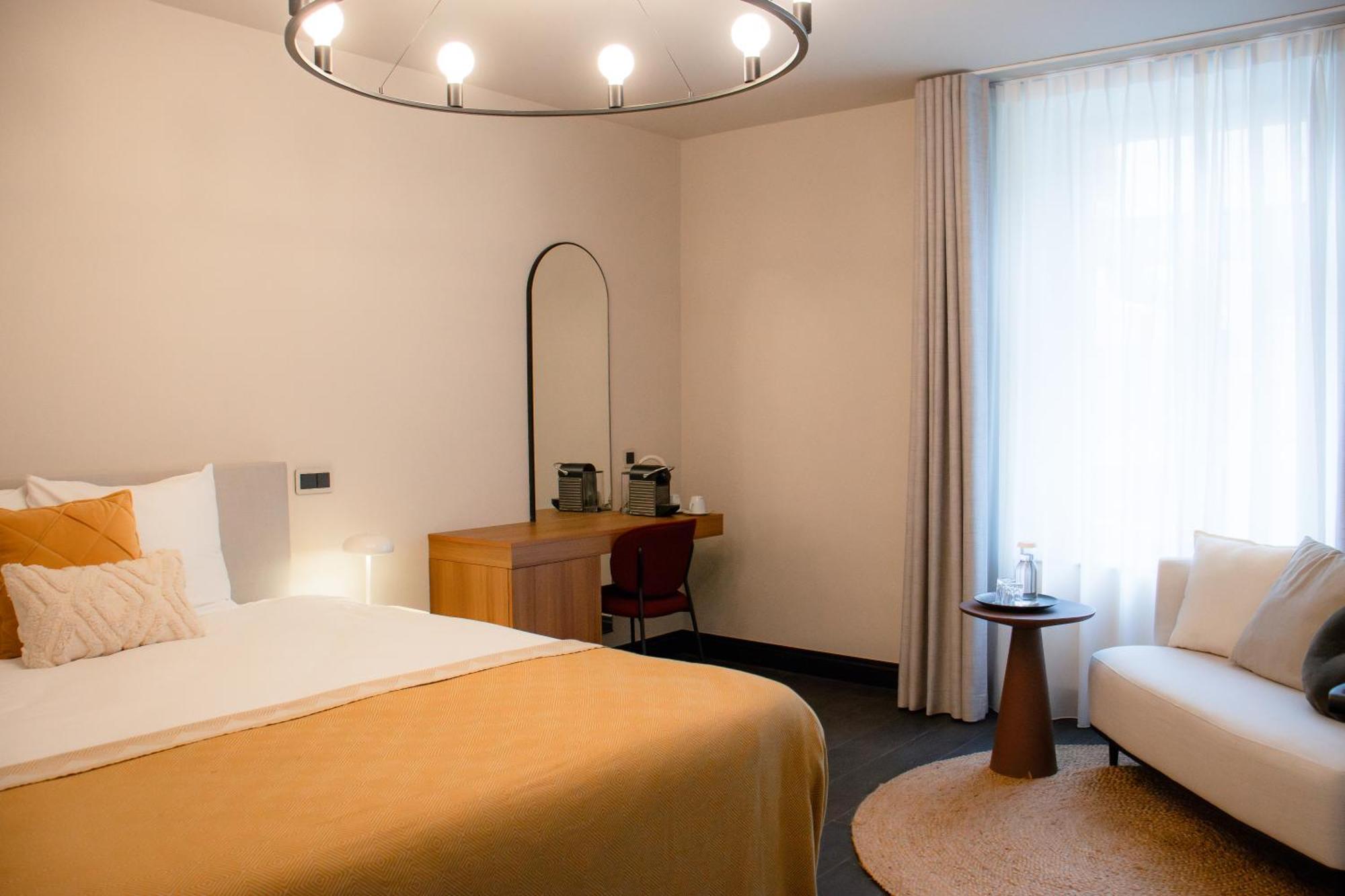 Junior Suite,1591670884:JPEG