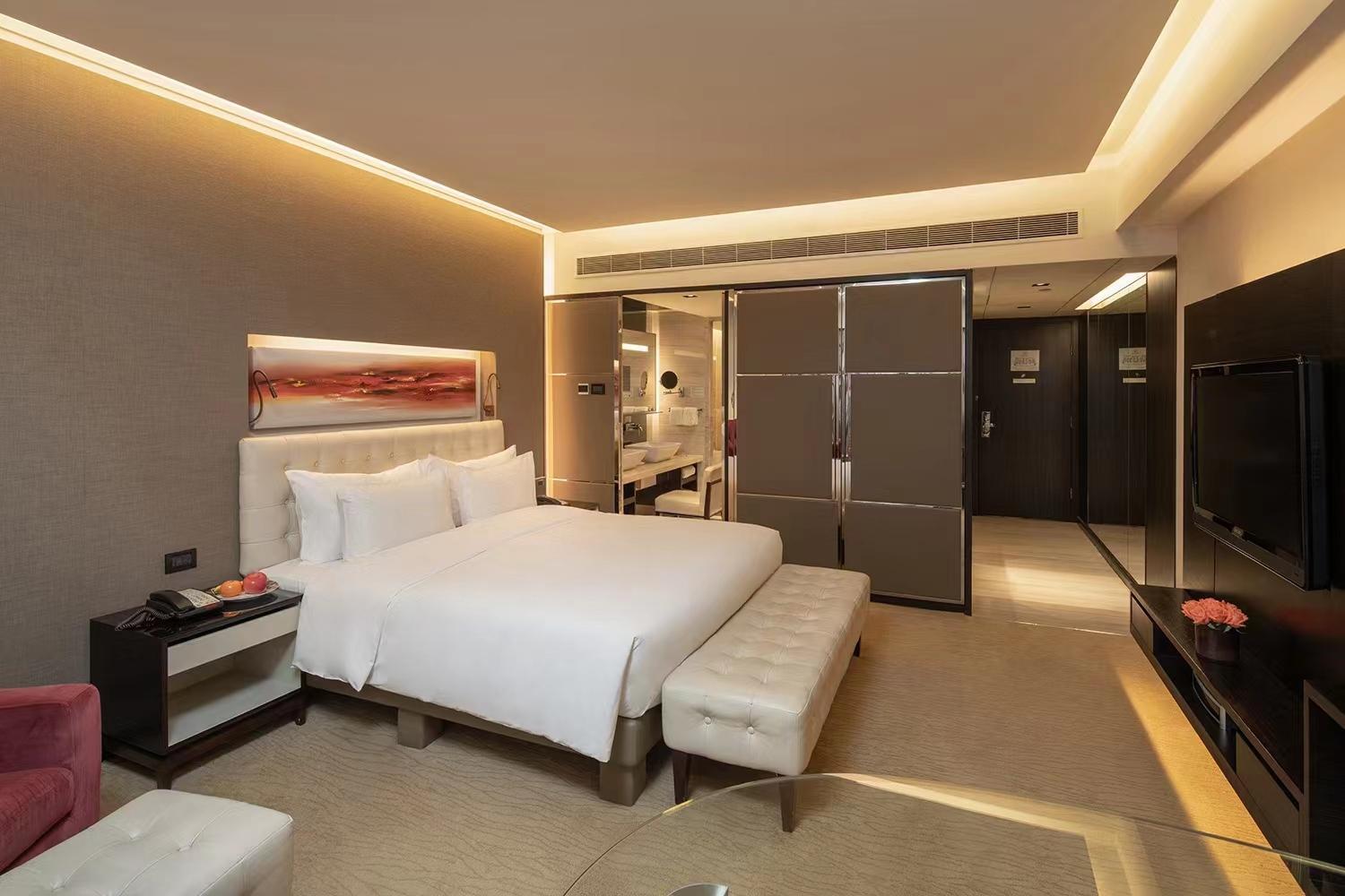 Premier King Size Bed Room - West Wing